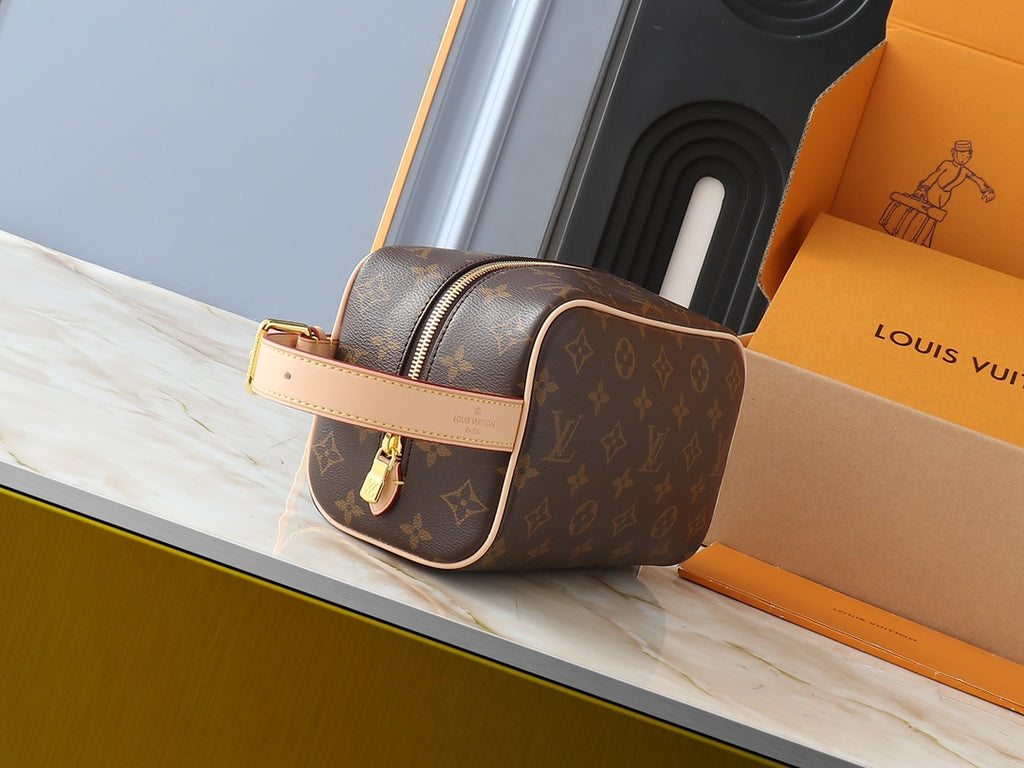 15RE69B  Popular   leather bag
