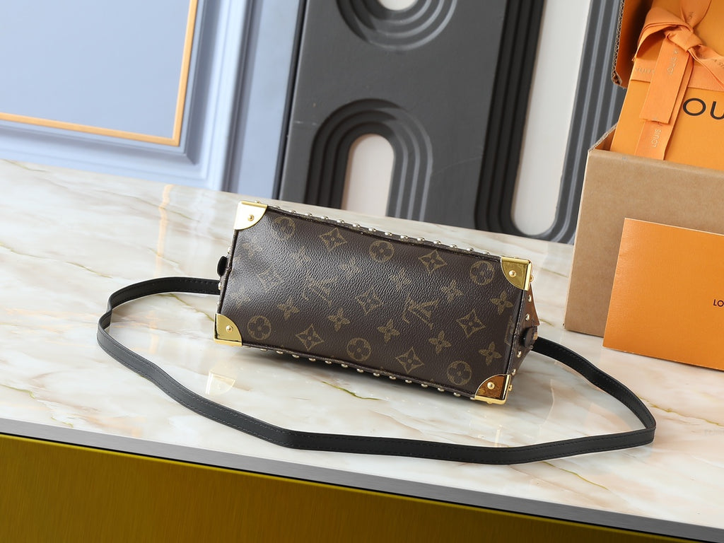 146PE84B Popular leather bag