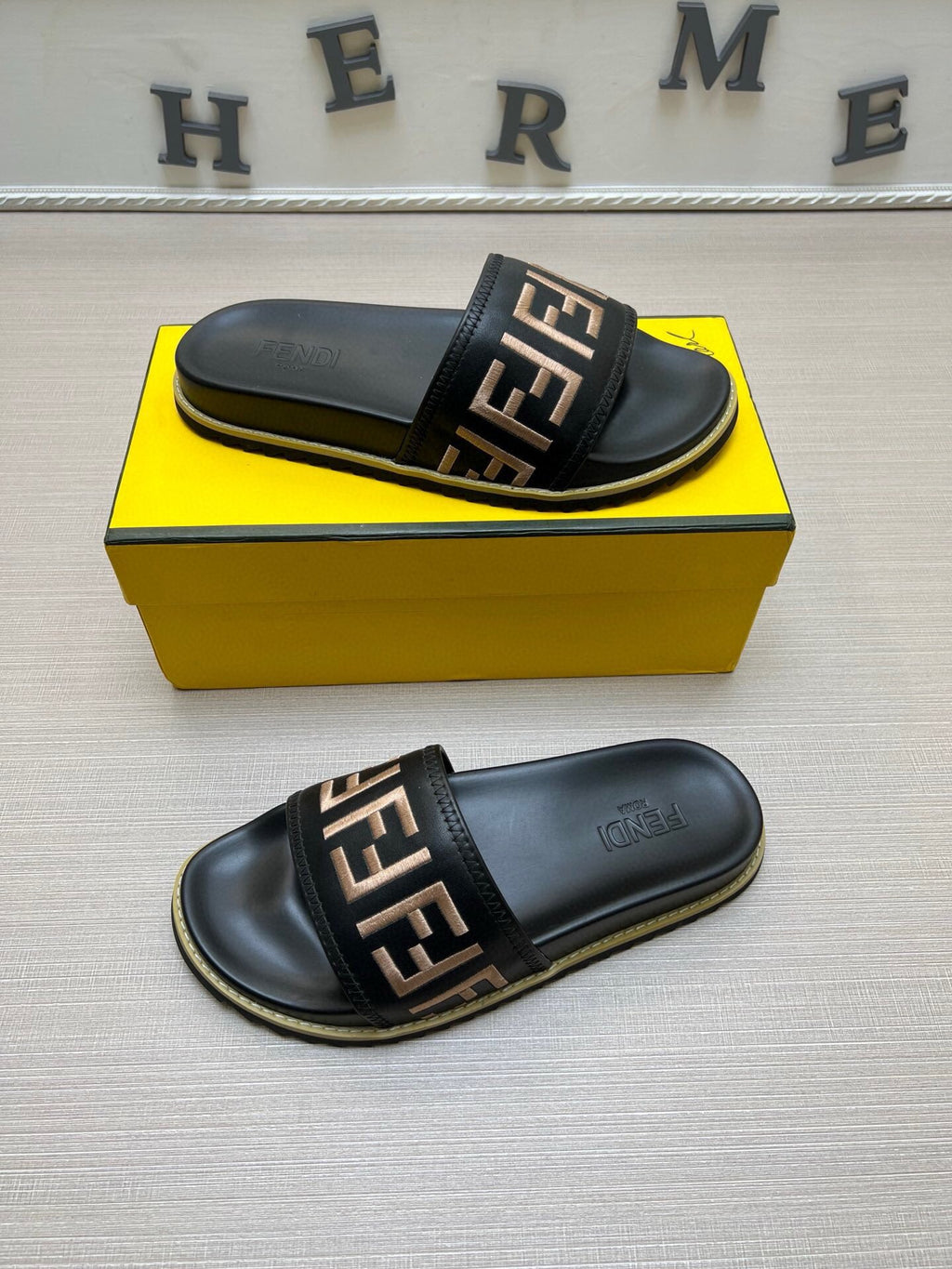 54F25Z Popular slippers
