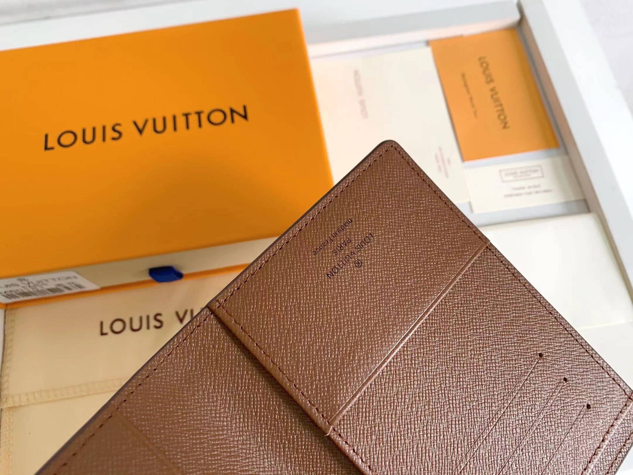 AE300B Popular  leather wallets