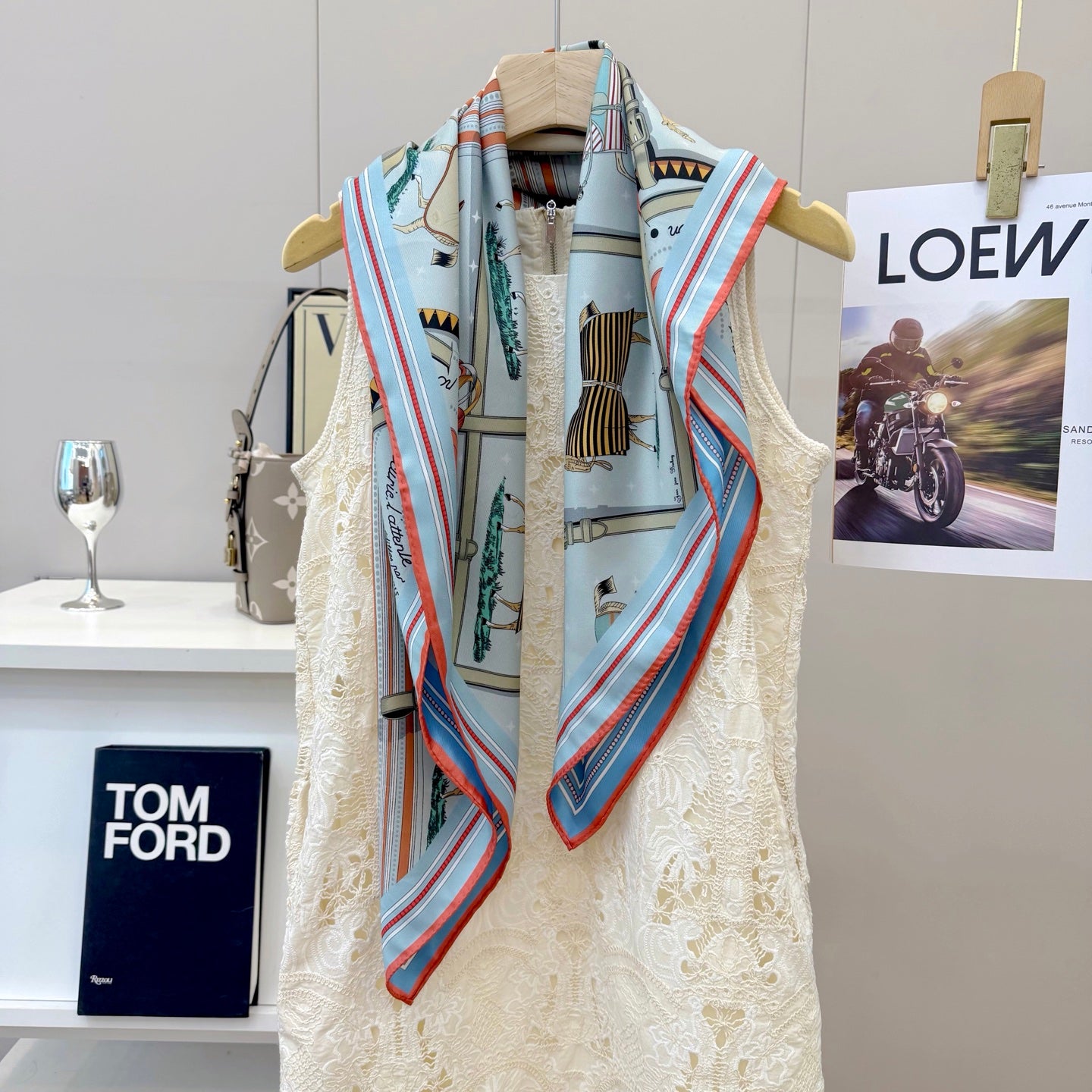 136NH4W Popular Silk Scarve