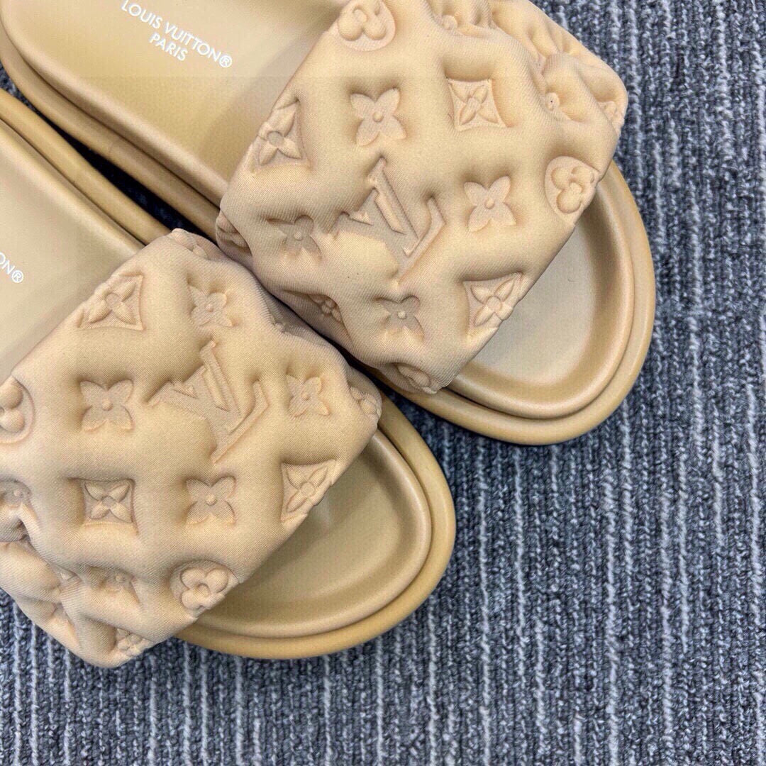 5QE13Z Popular Slippers