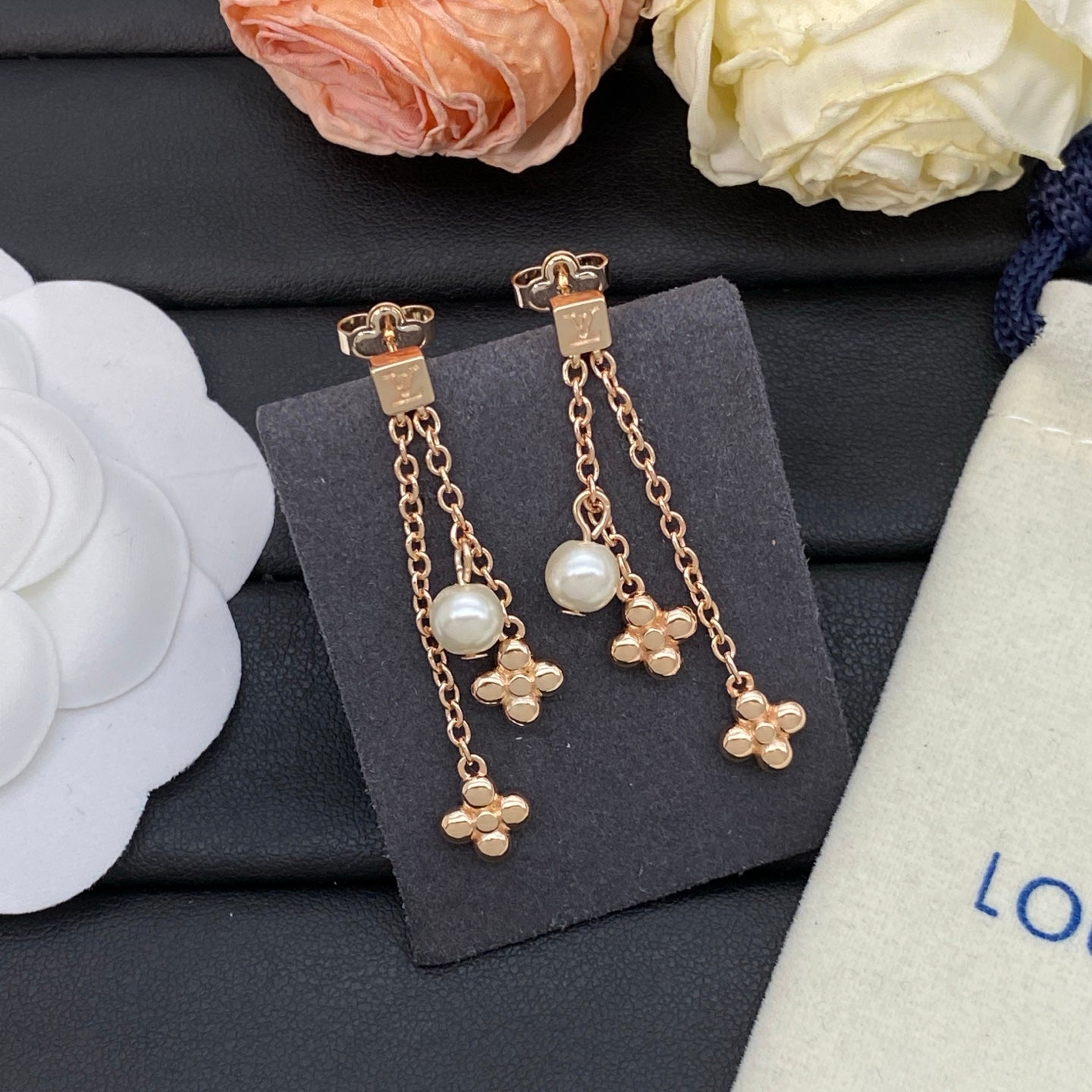 15ZE66E Popular Earrings