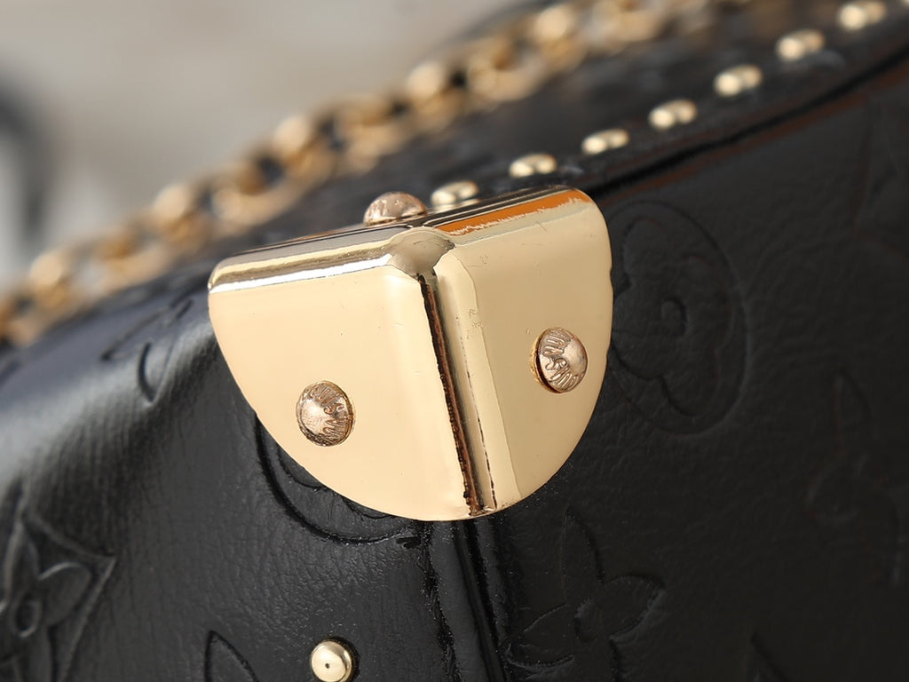 146PE87B Popular leather bag
