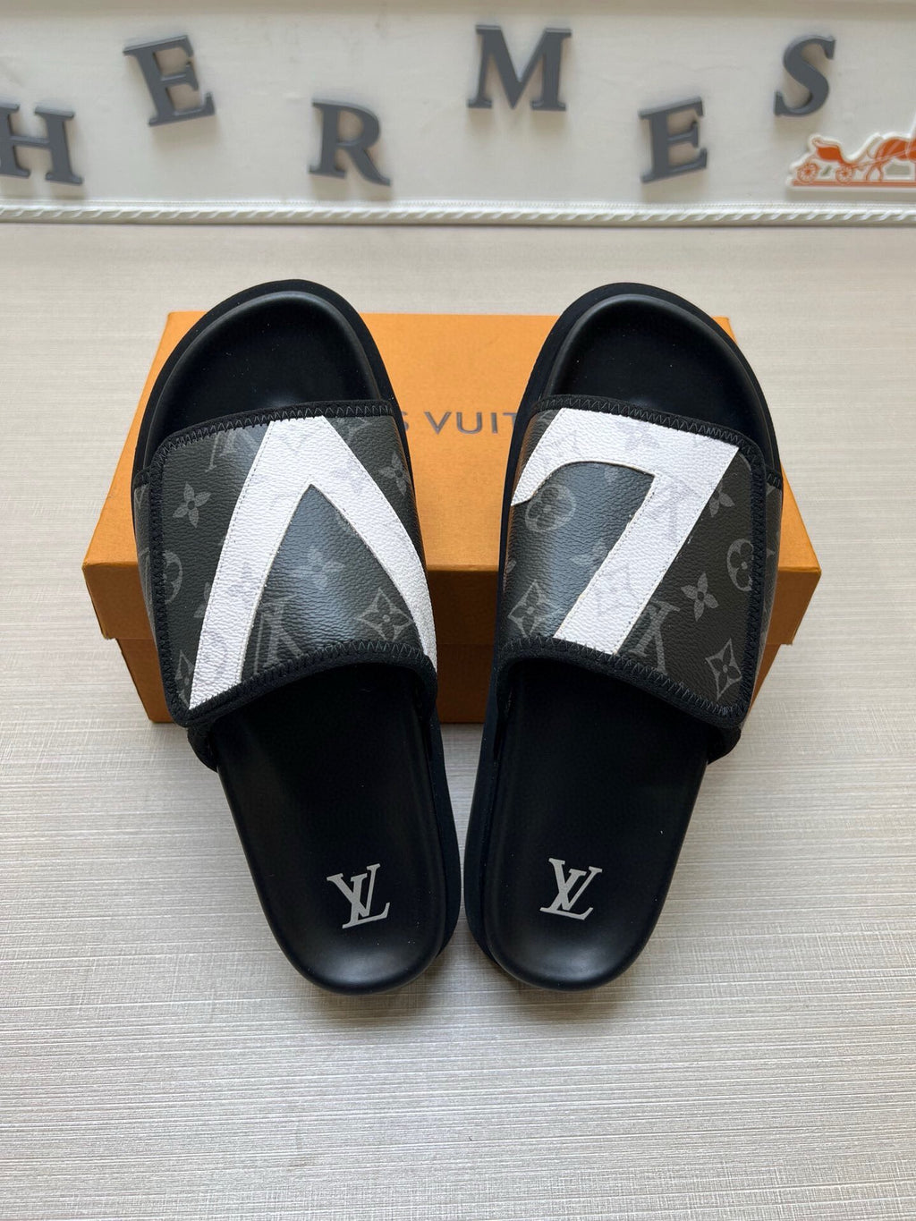 5WE251Z Popular Slippers