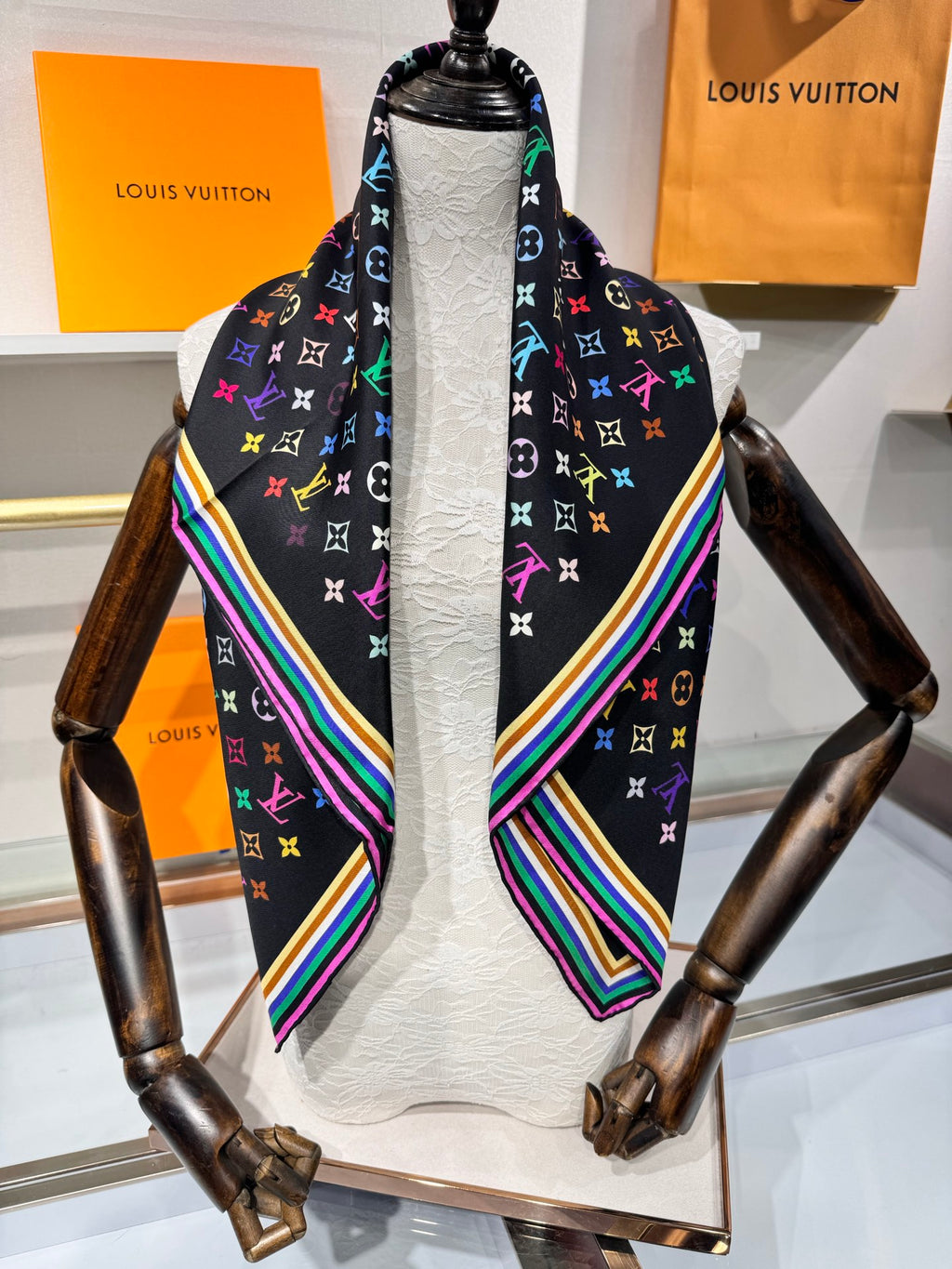 155NE89WUE Popular Silk Scarve