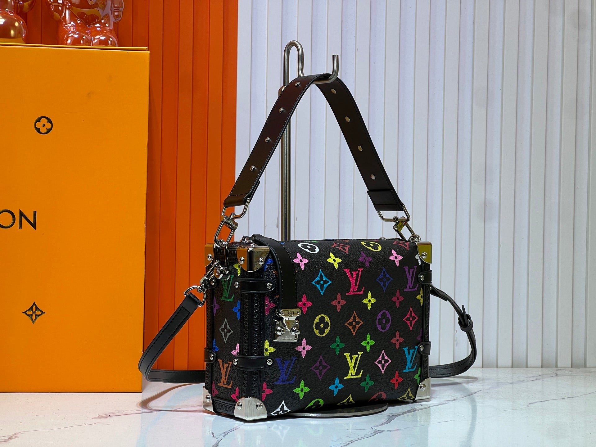 1WE101B Popular leather bag