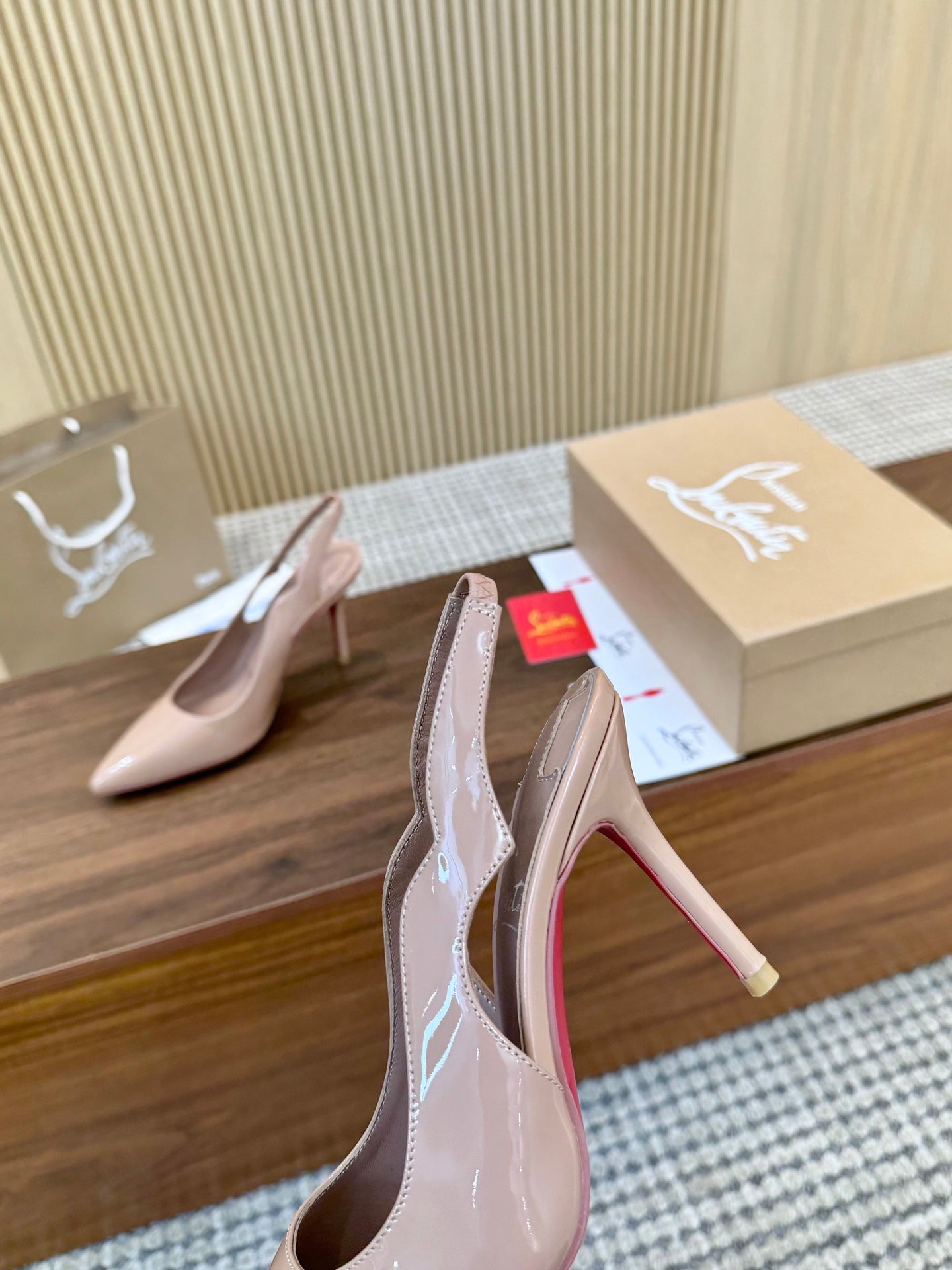 275NA5Z  Popular leather High heels
