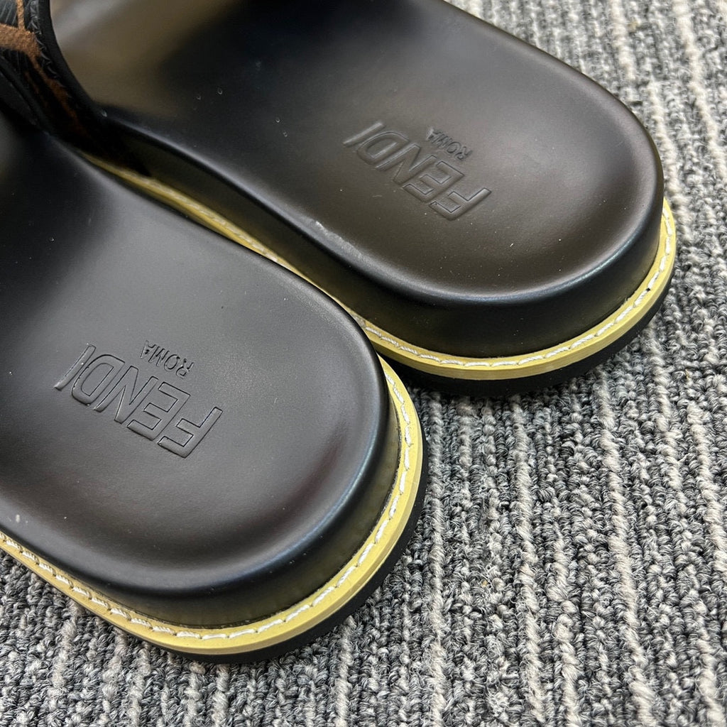 5XF105Z Popular Slippers