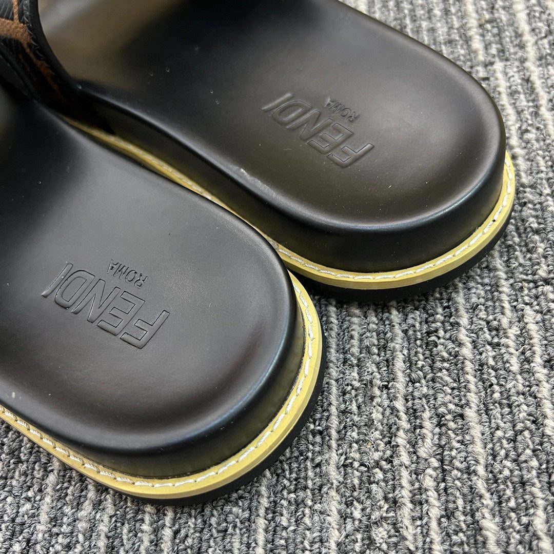 5XF105Z Popular Slippers