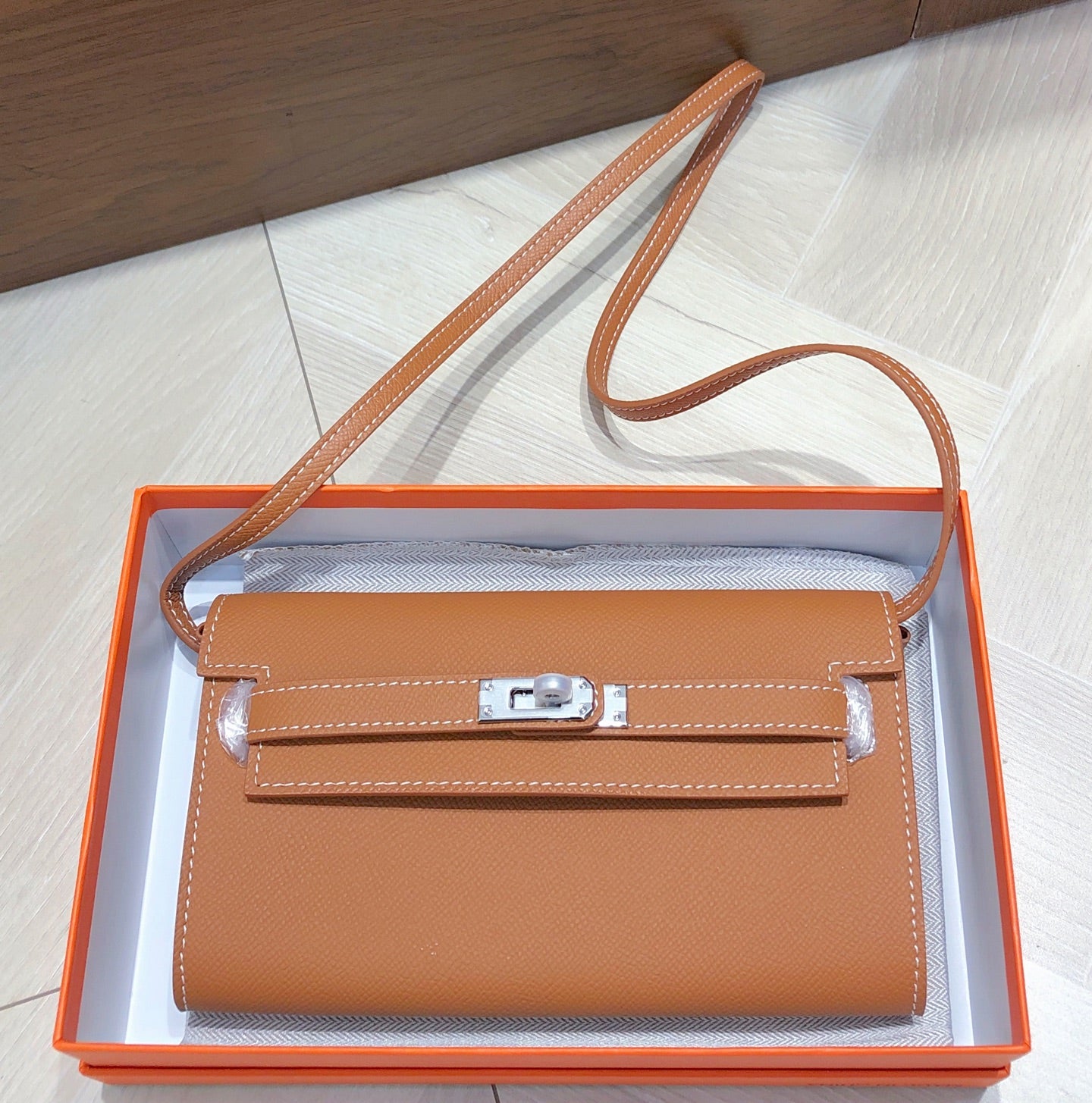 B1X66H10 Popular high-quality leather bag