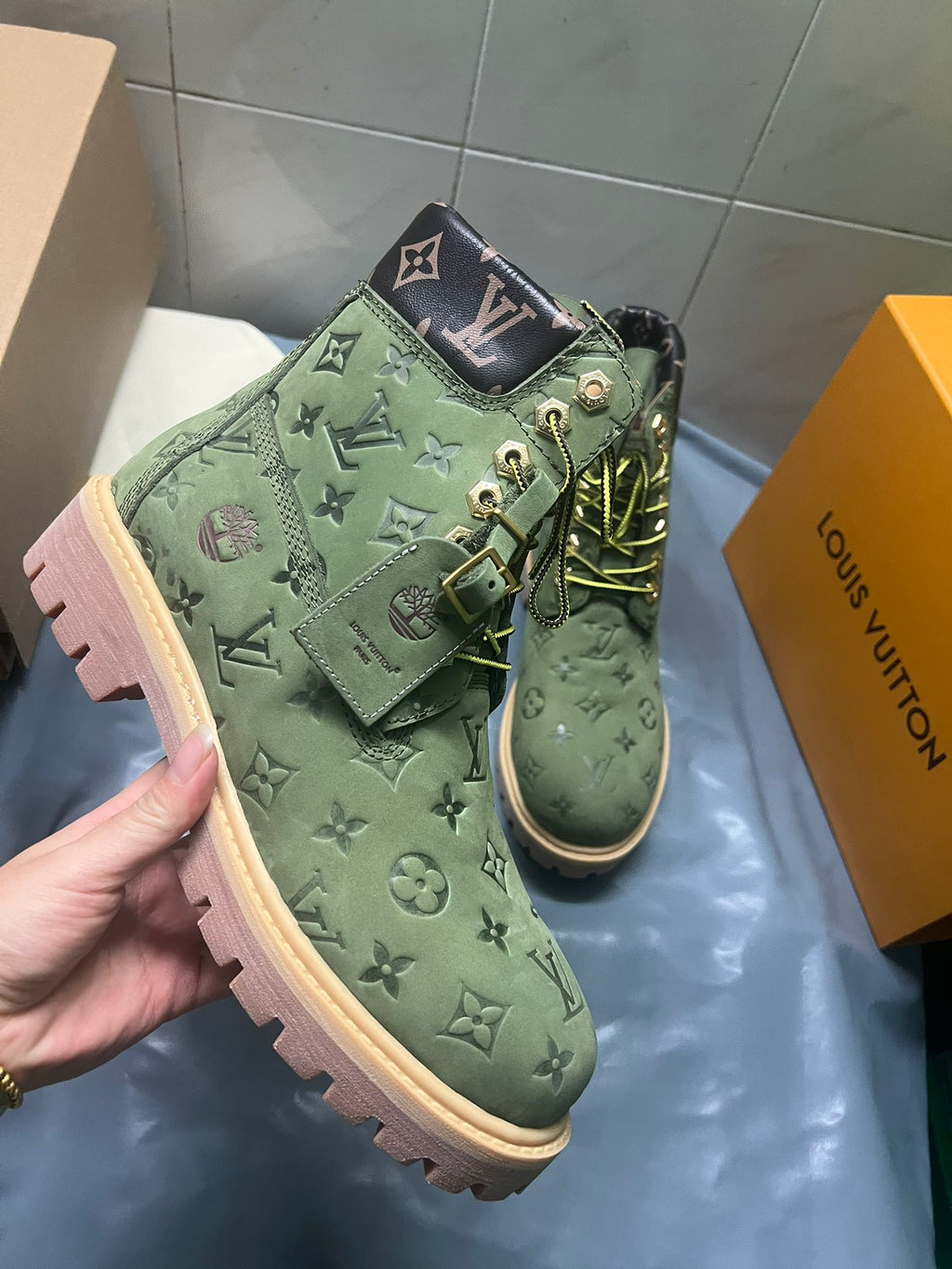 2105QE382Z Popular high-quality leather Boots