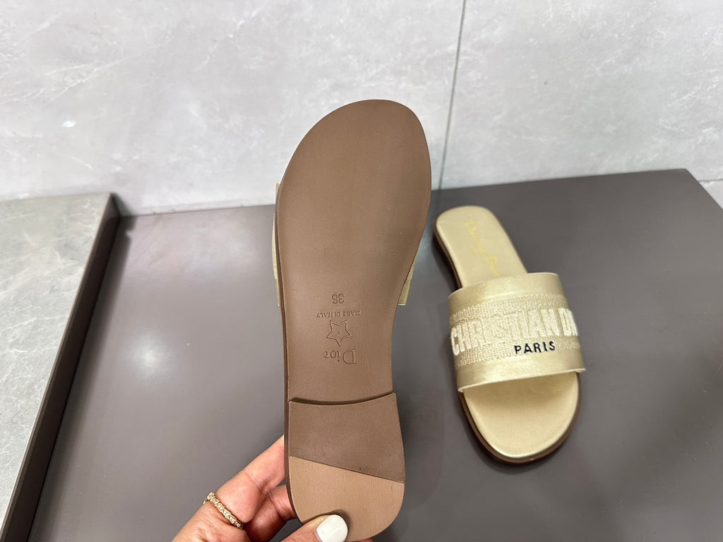 14D32Z Popular slippers