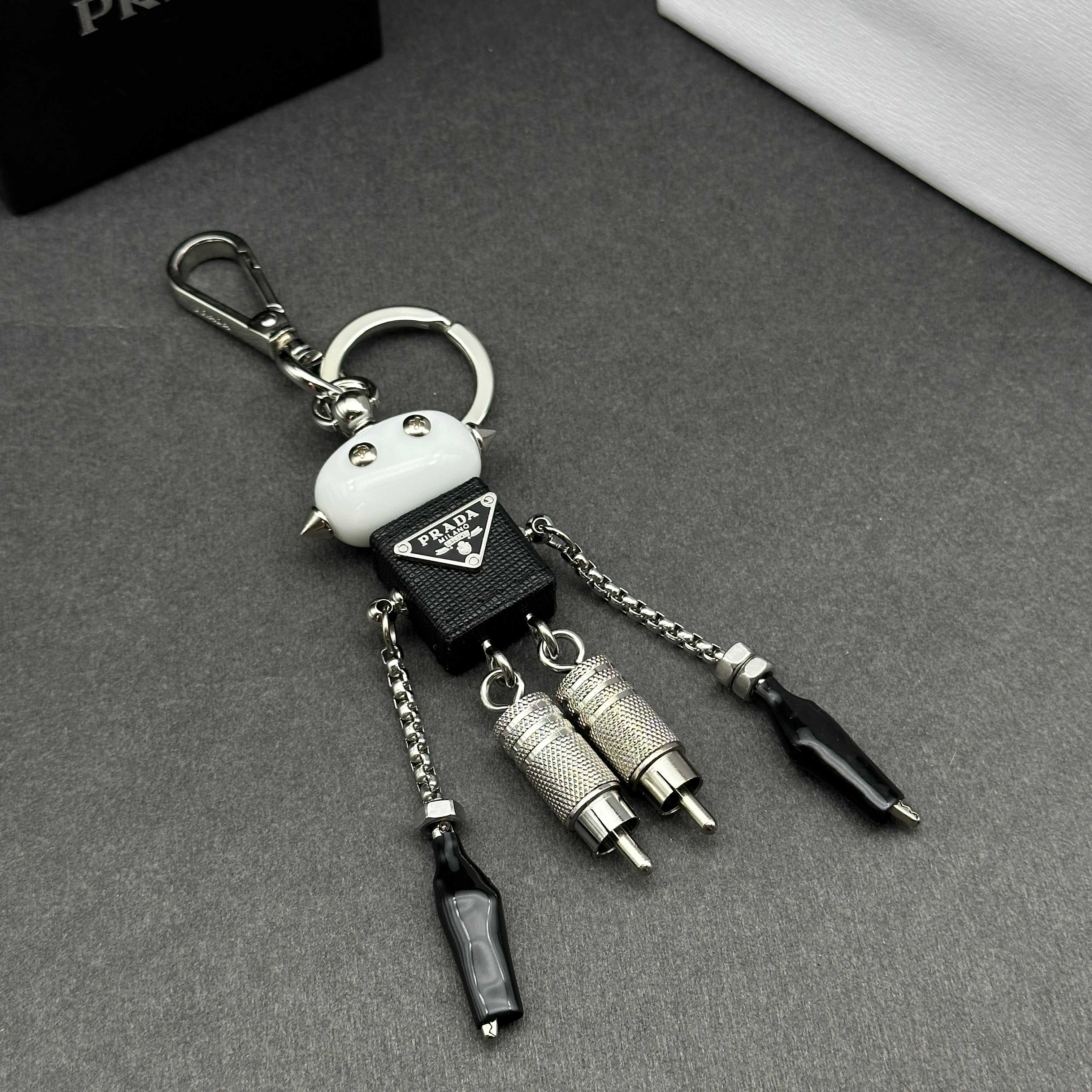 35QP1A Popular bag 's charms accessories