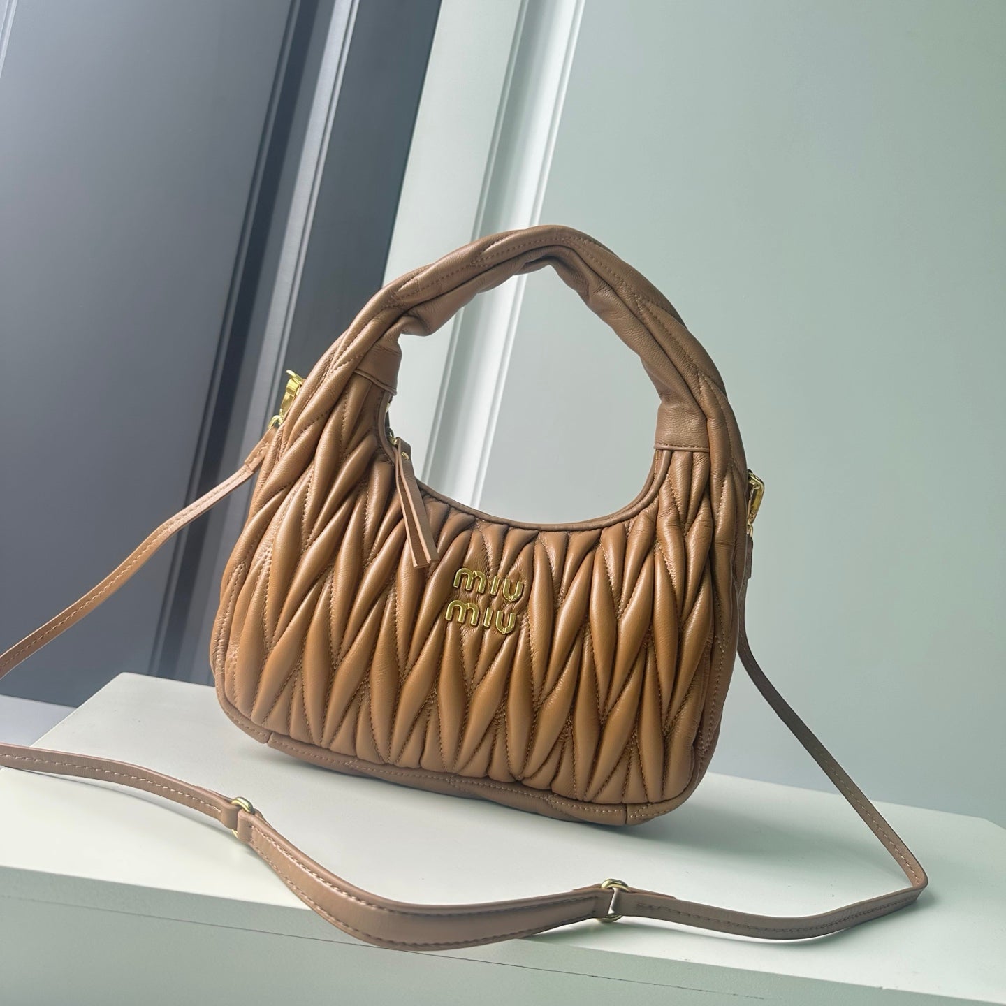 146PA121B Popular leather bag（29x24x10cm）