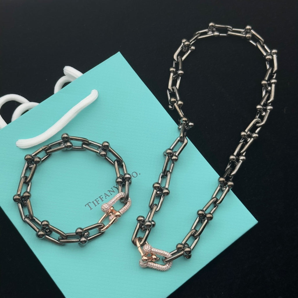 8XT31X  Popular    Earring Bracelets Necklaces