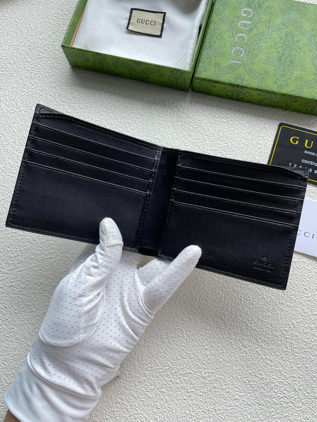 146XB9B Popular leather wallets ( with full packaging )