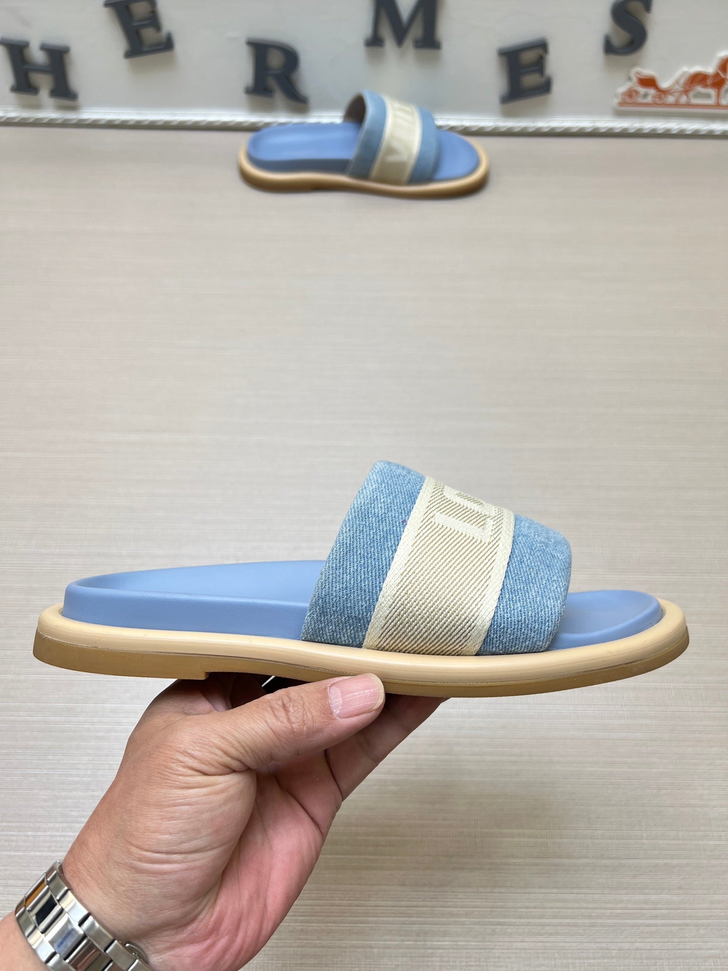 535ZE300Z Popular Slippers