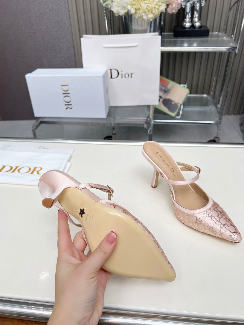 295QD116Z Popular high-quality leather  High heels