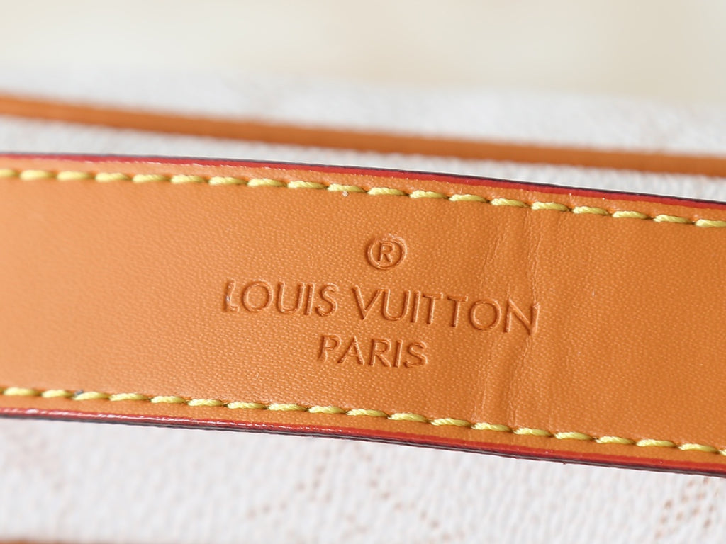 146PE109B Popular leather bag
