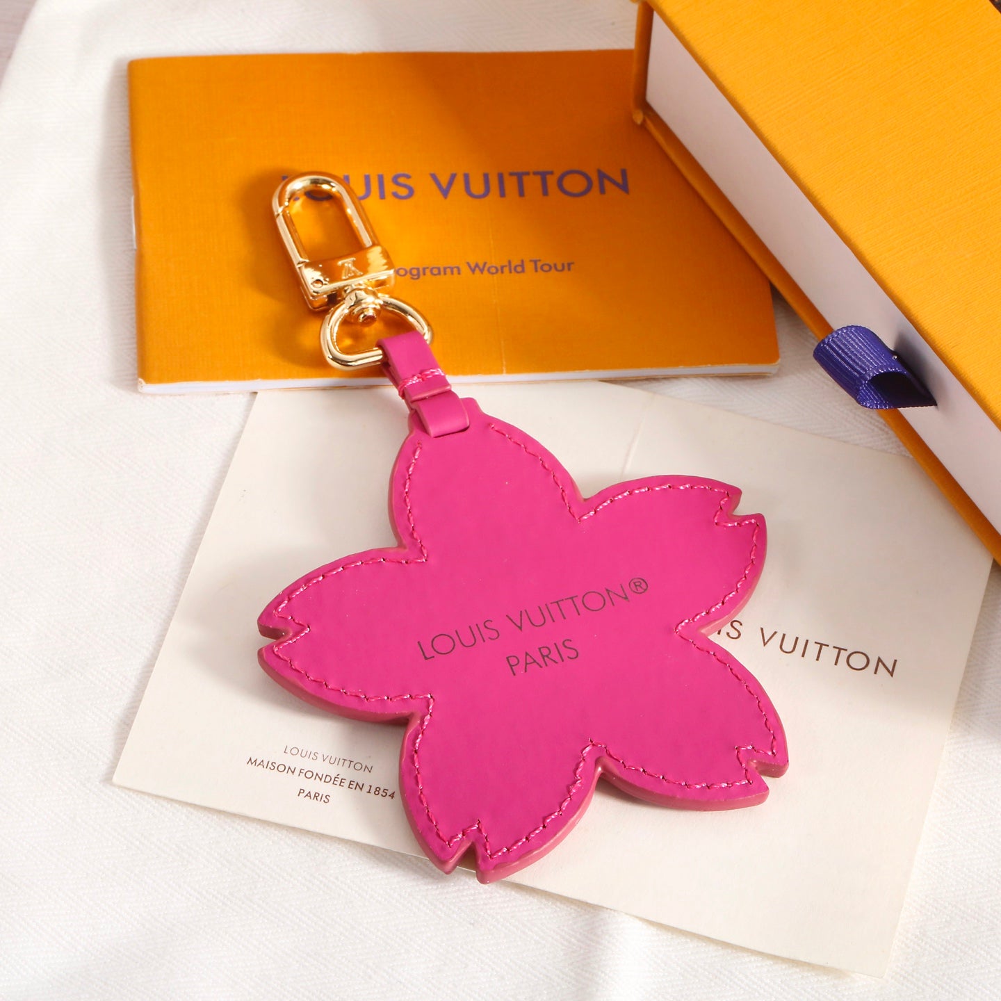 336BE6A  Popular bag 's charms accessories