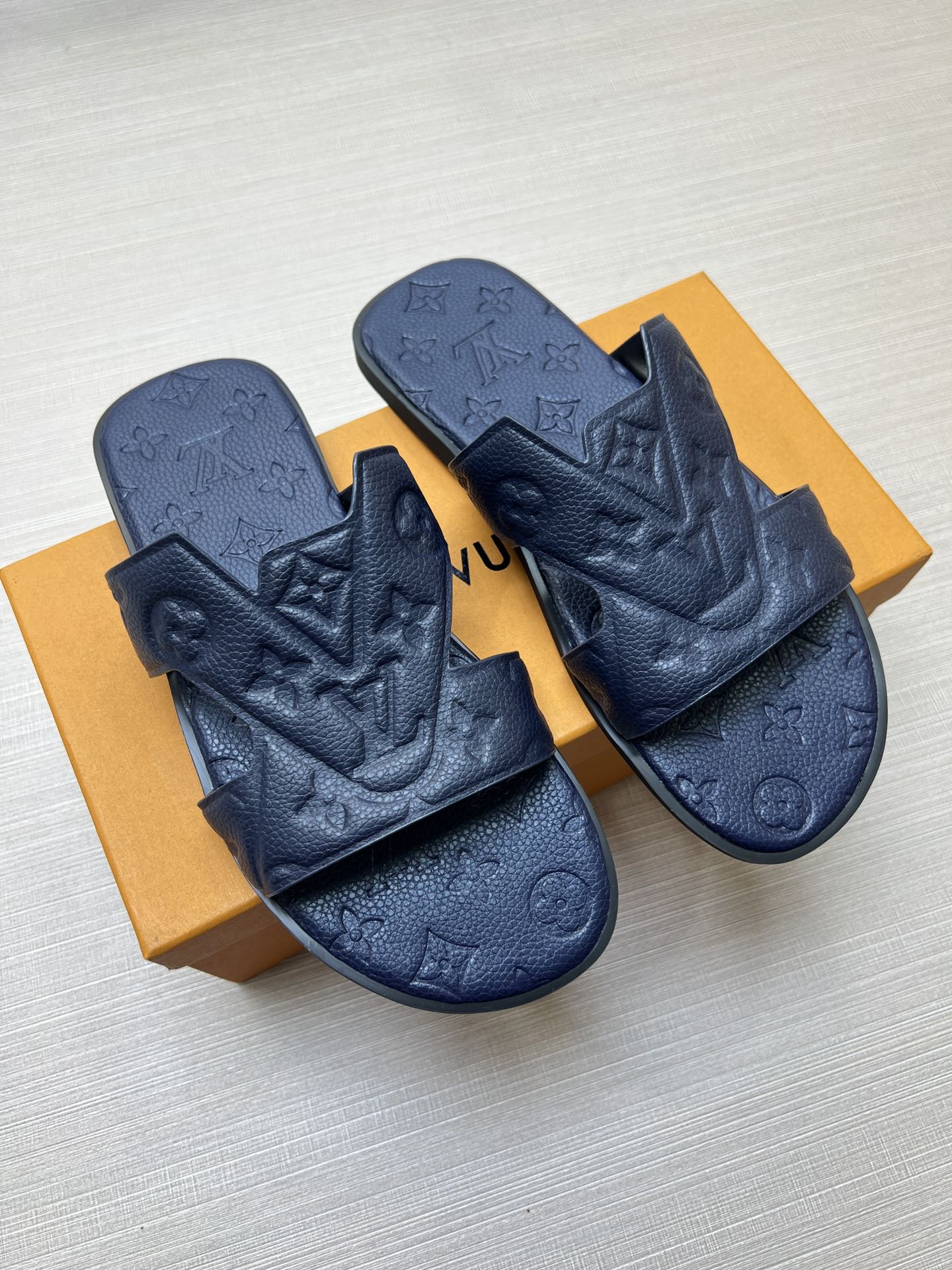 54E34Z Popular slippers