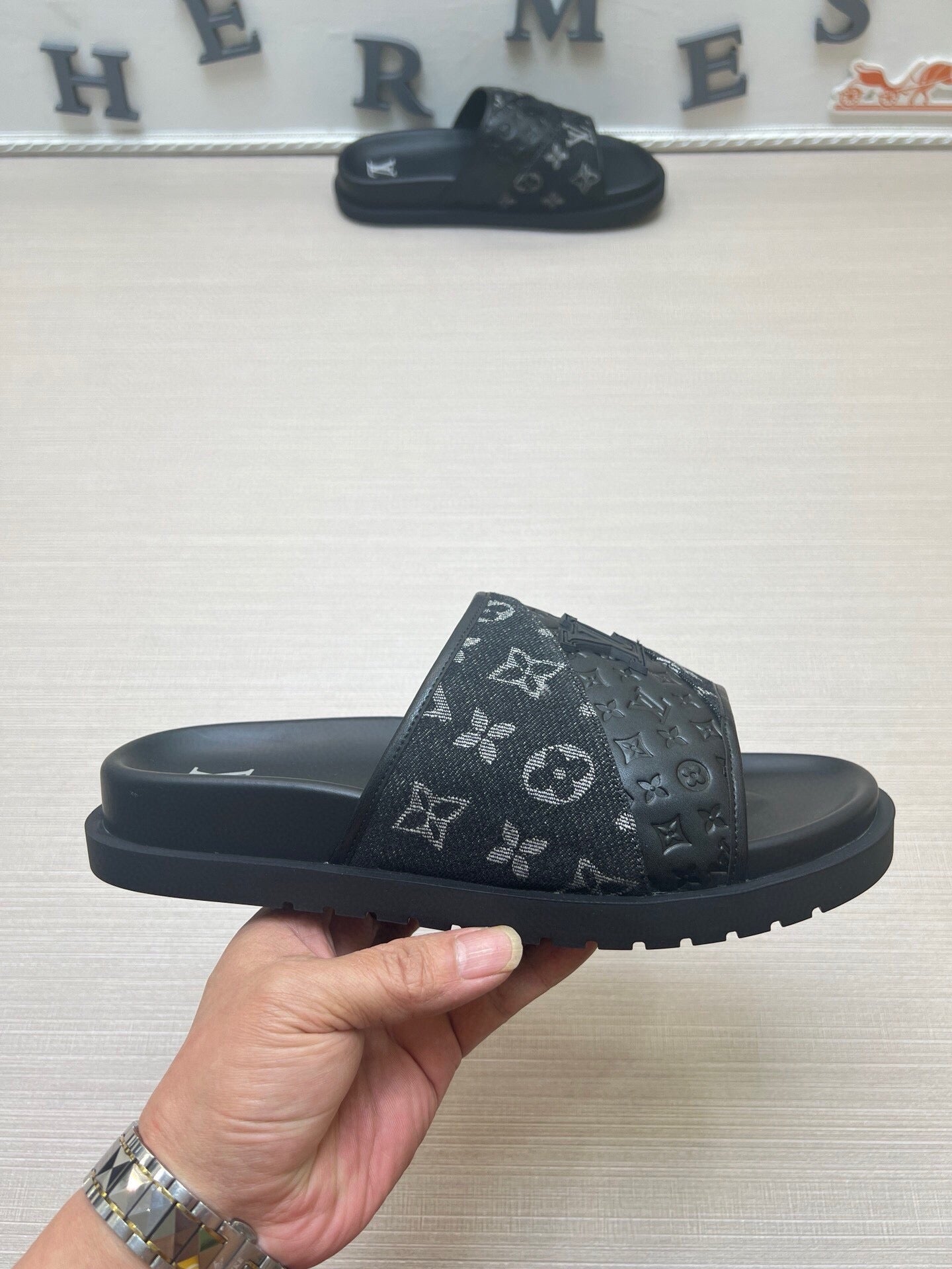 5WE249Z Popular Slippers