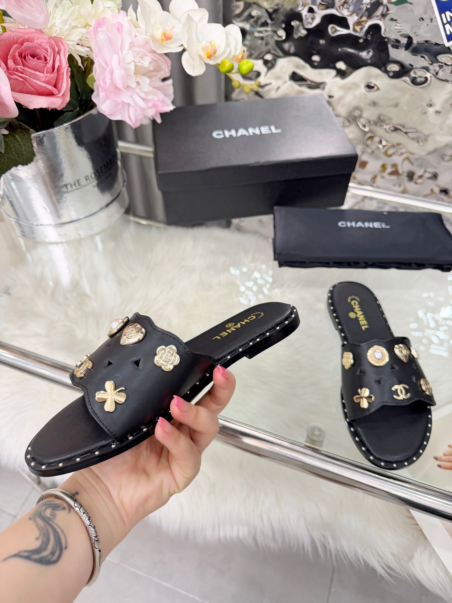 Z2X66C42  Popular high-quality leather slippers