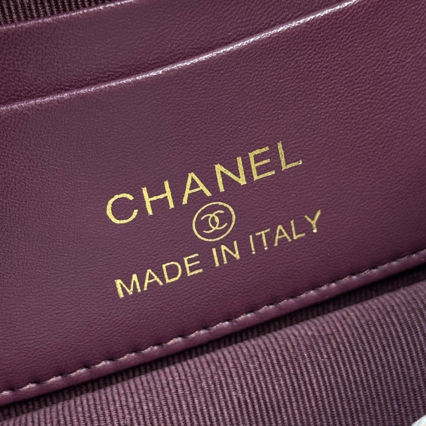 B1X66C19  Popular leather bag