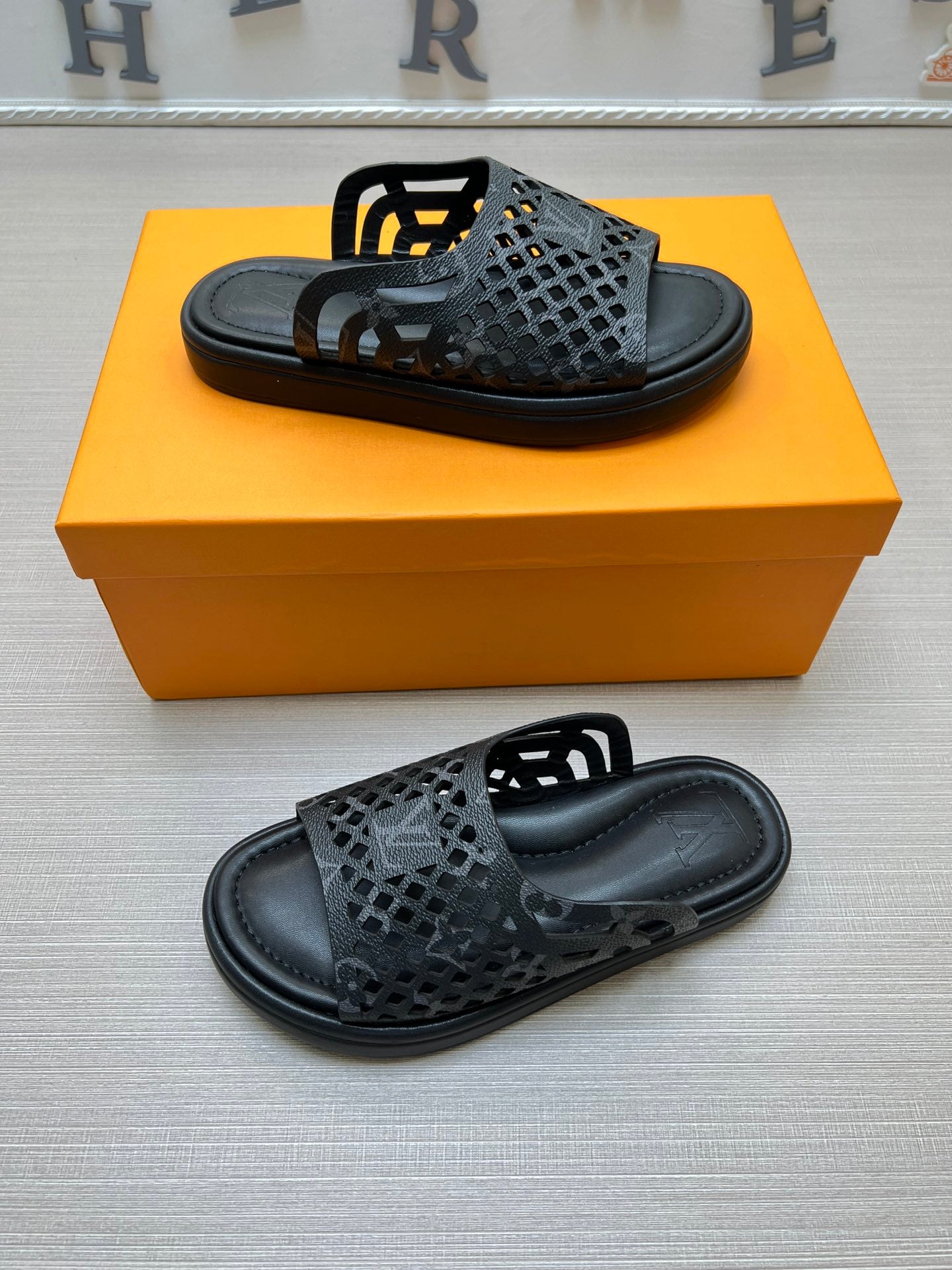 54E83Z Popular slippers