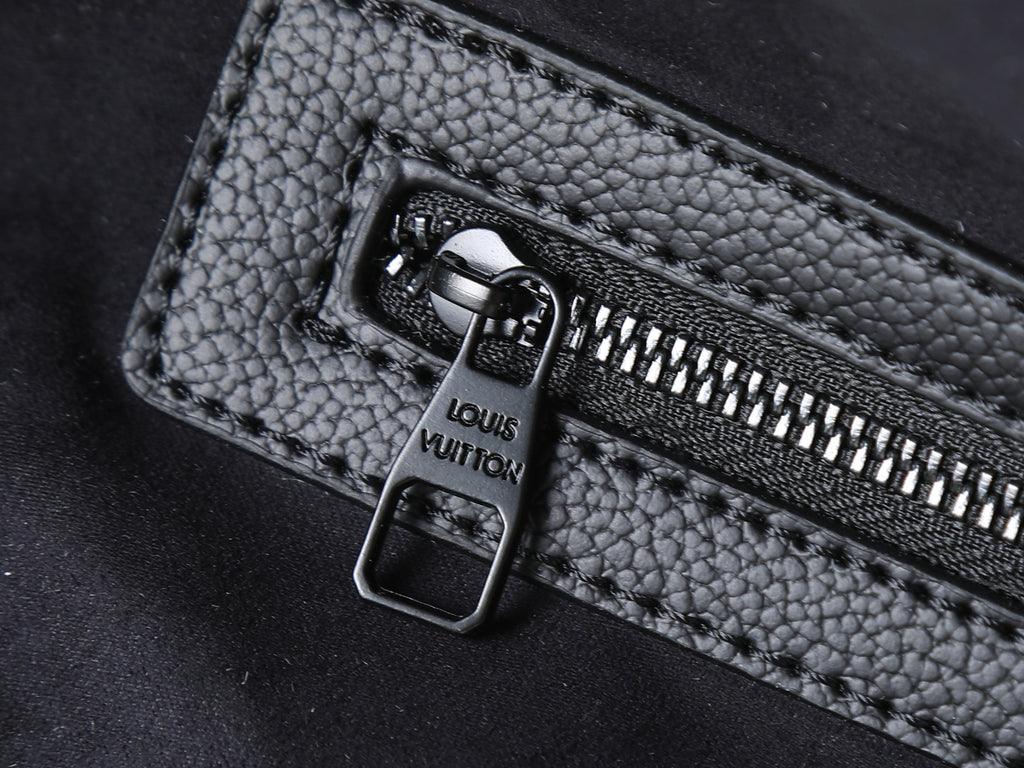 136PE24B Popular leather bag