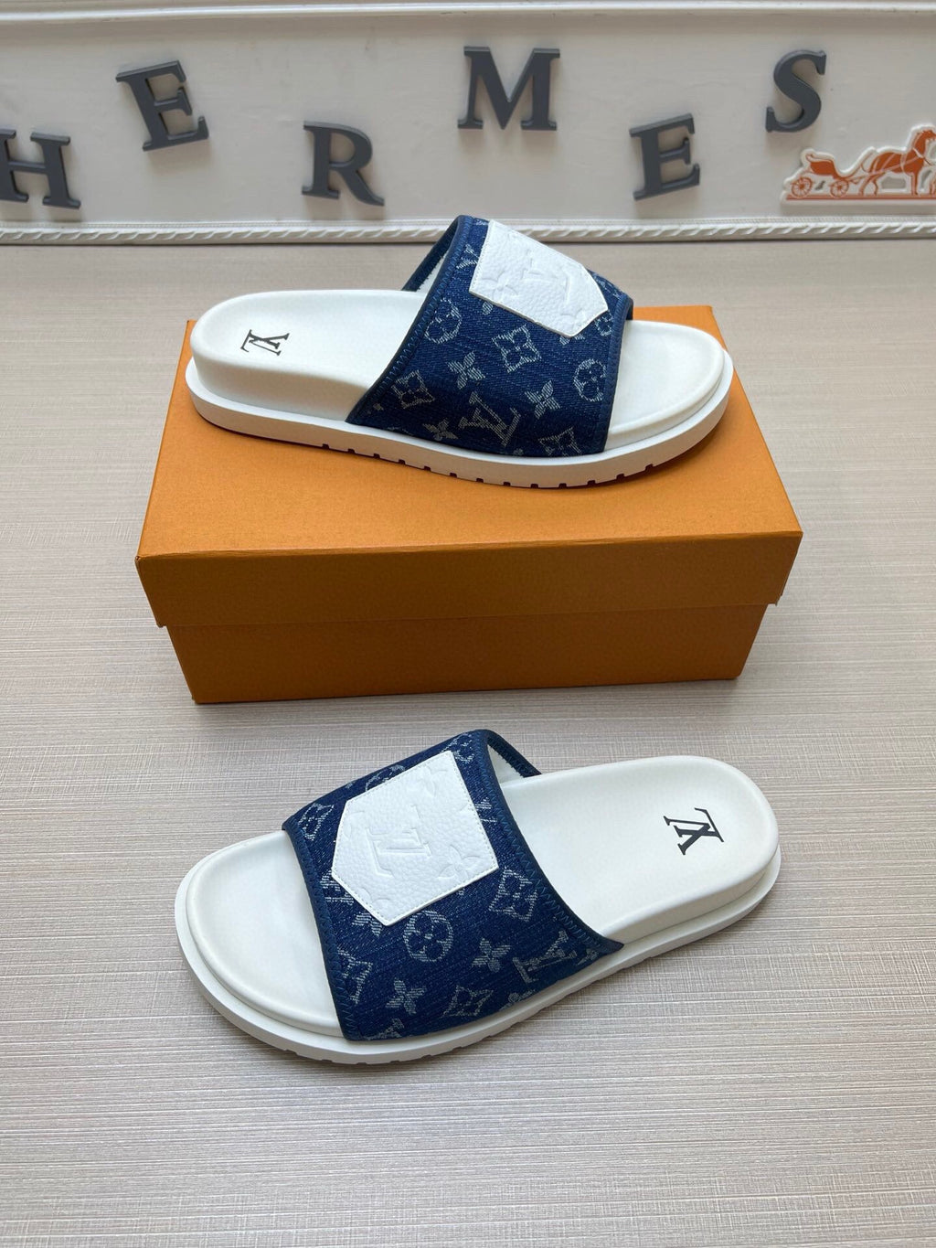 5WE252Z Popular Slippers
