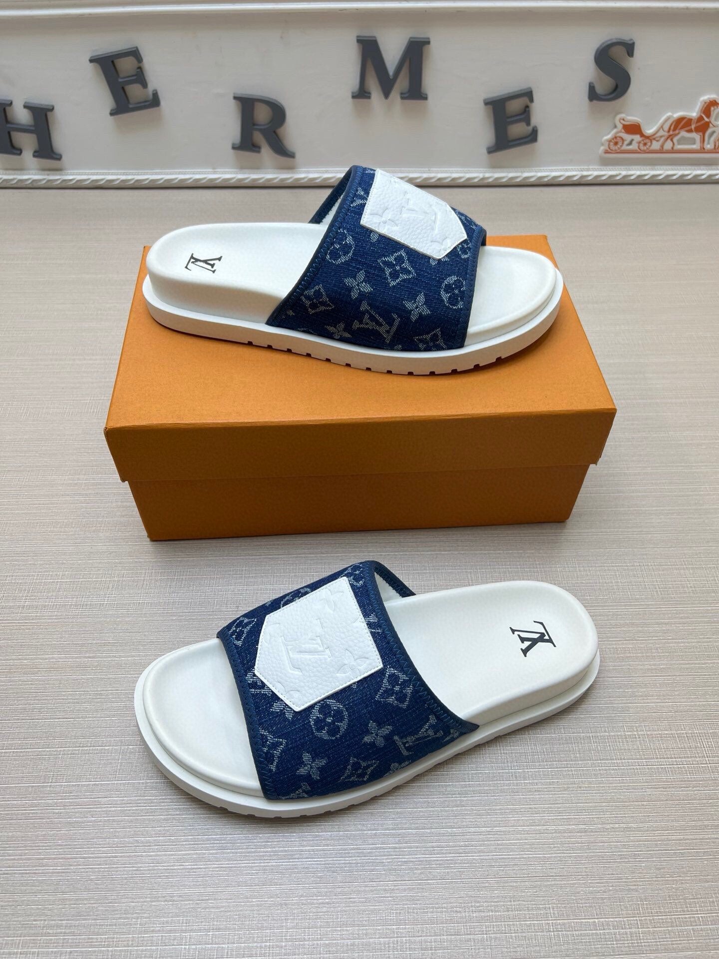 5WE252Z Popular Slippers