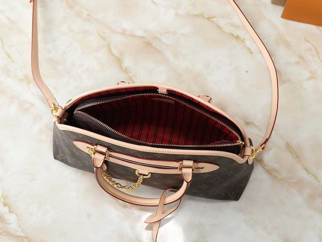 146PE107B Popular leather bag