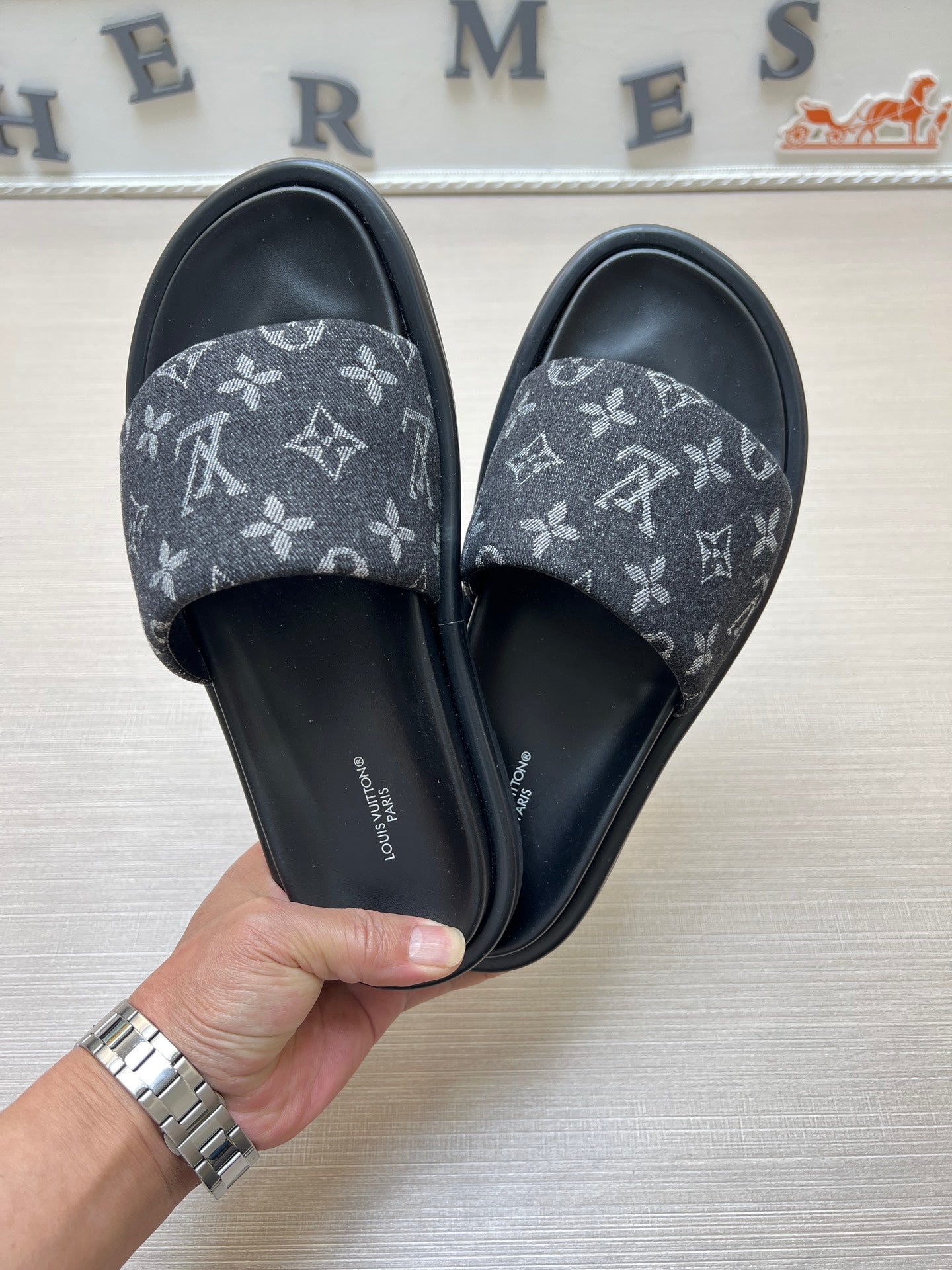 535ZE302Z Popular Slippers