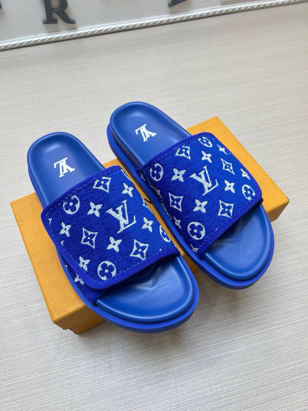 5LE209Z Popular Slippers