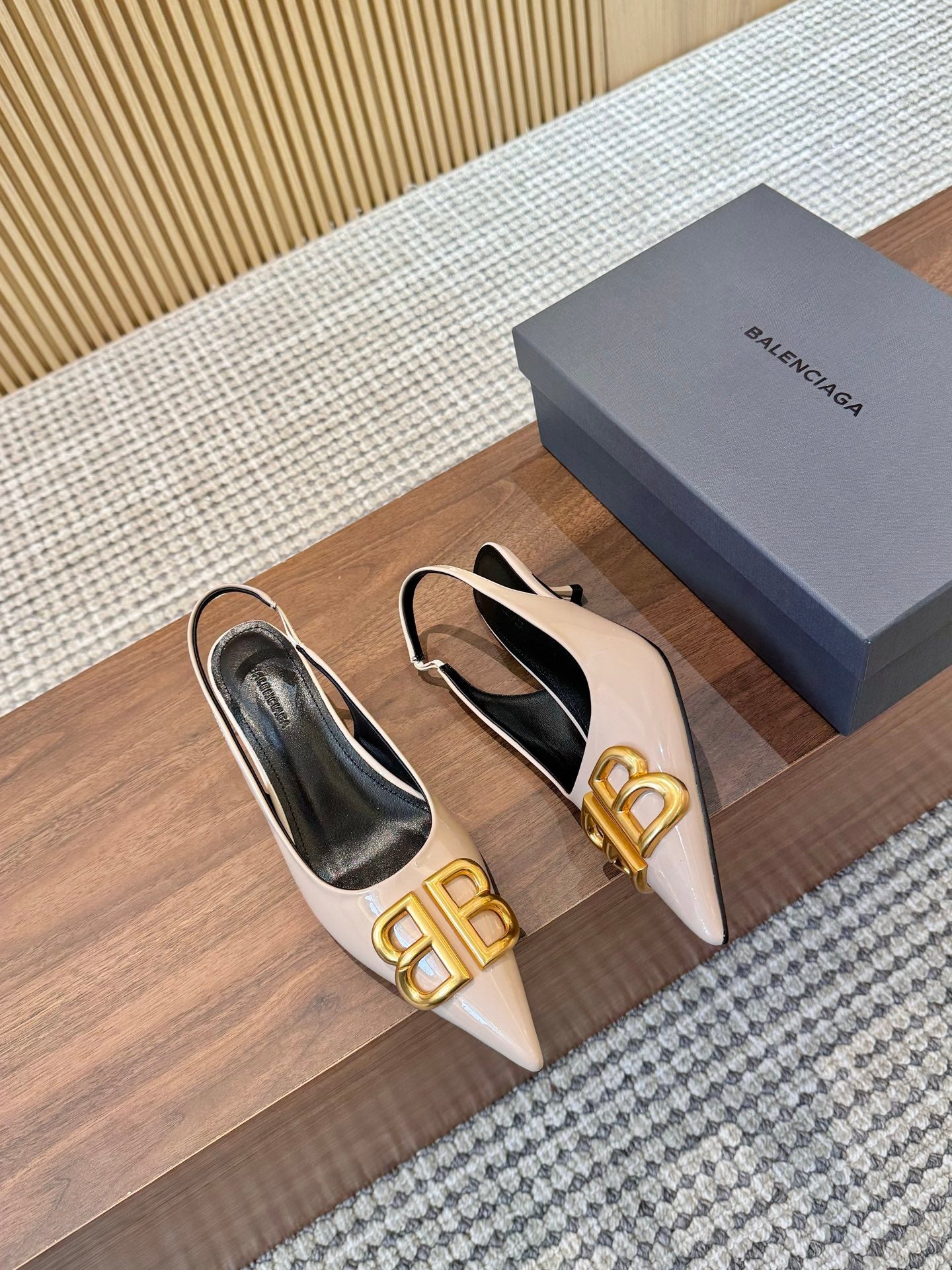 255QJ45Z Popular  leather High heels