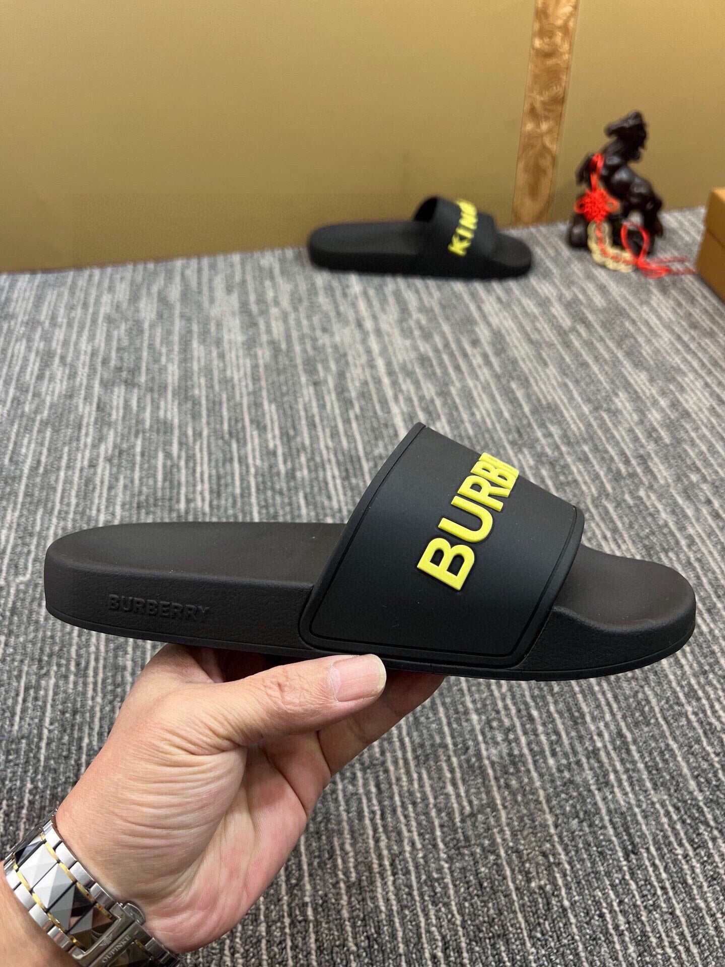 535ZR255Z Popular Slippers