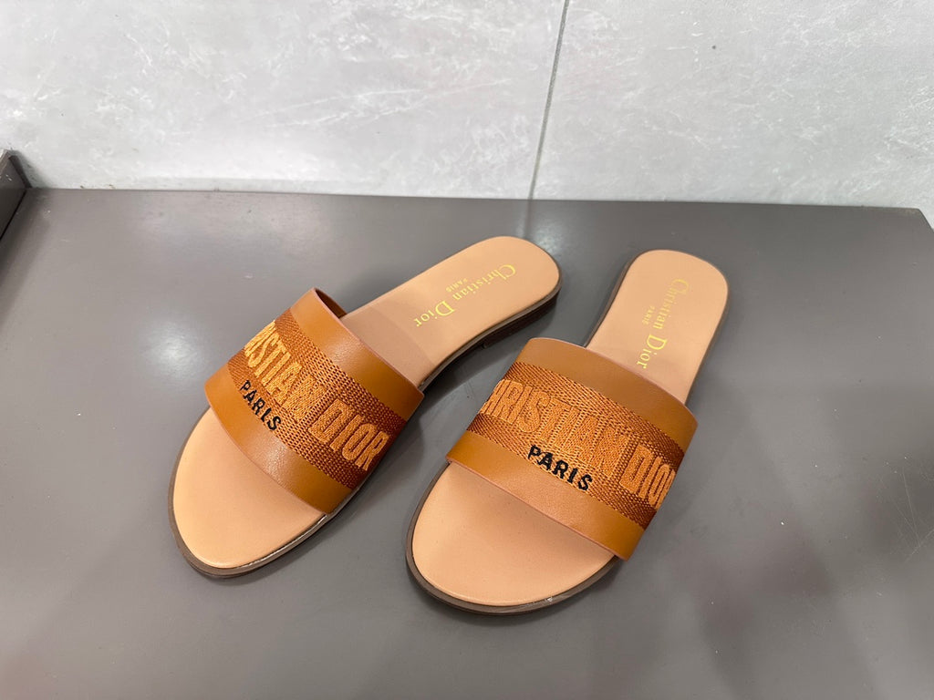 14D32Z Popular slippers
