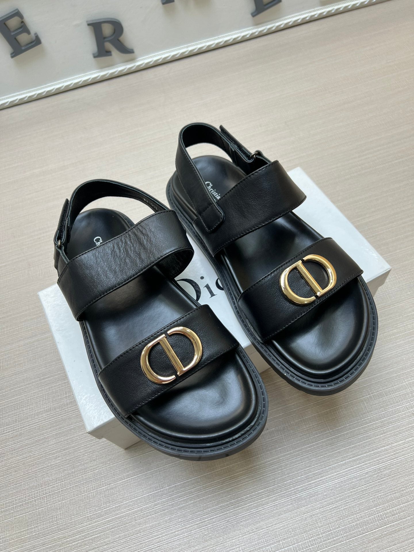 54D115Z Popular slippers