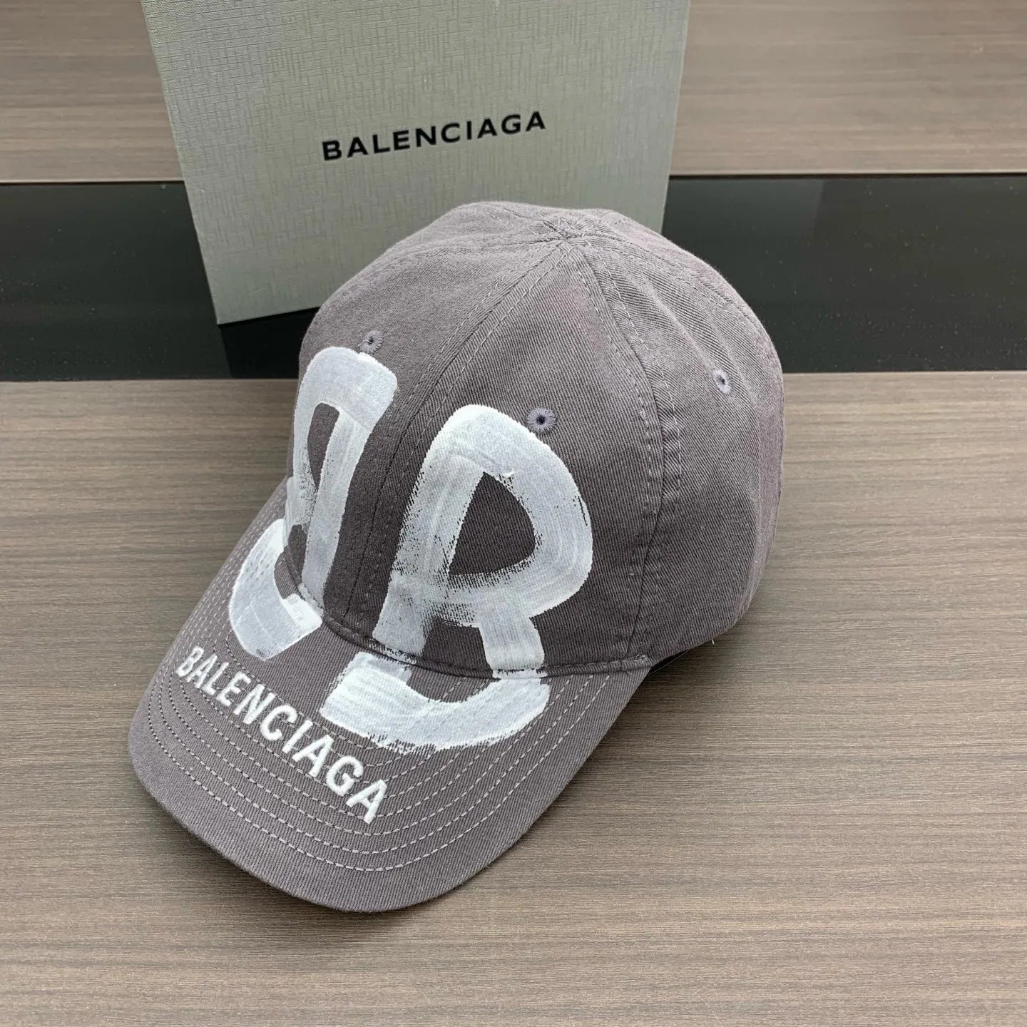 135ZJ530M Popular hats