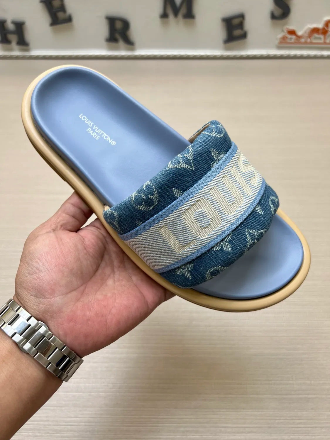 535ZE301Z Popular Slippers