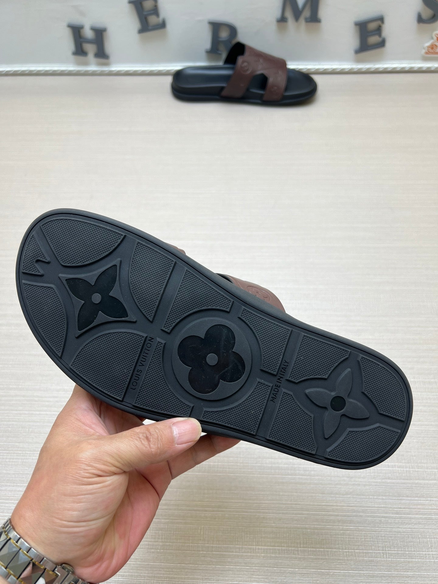 54E66Z Popular slippers