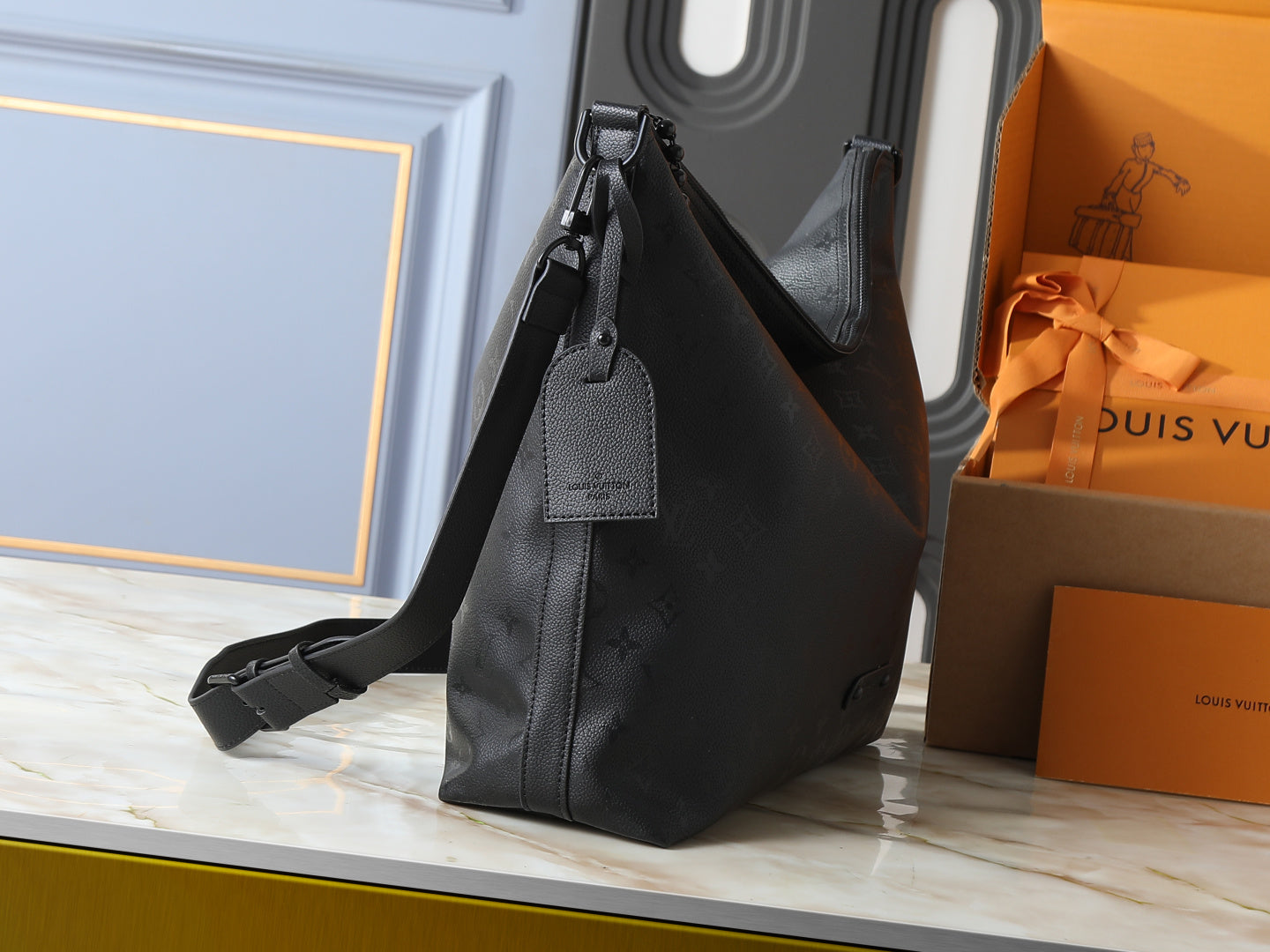 136PE24B Popular leather bag