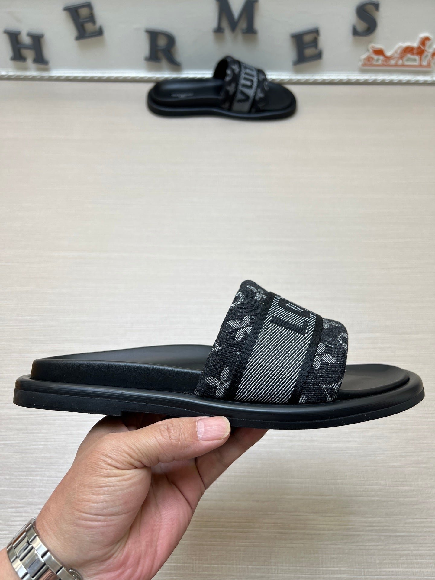 535ZE300Z Popular Slippers