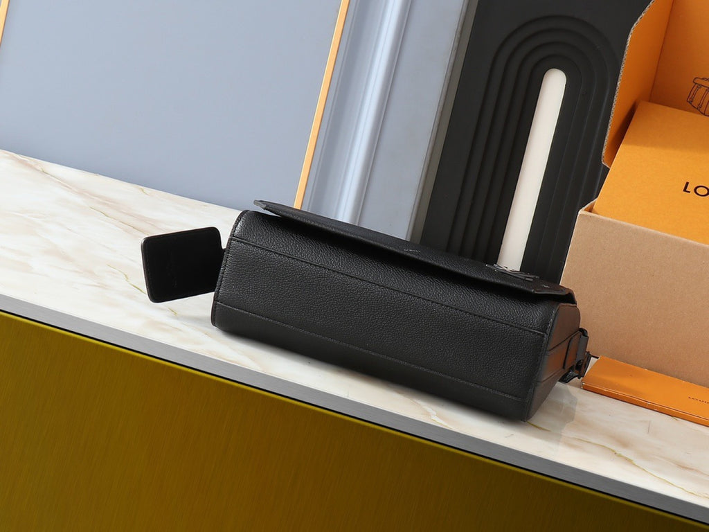 136PE77B Popular leather bag