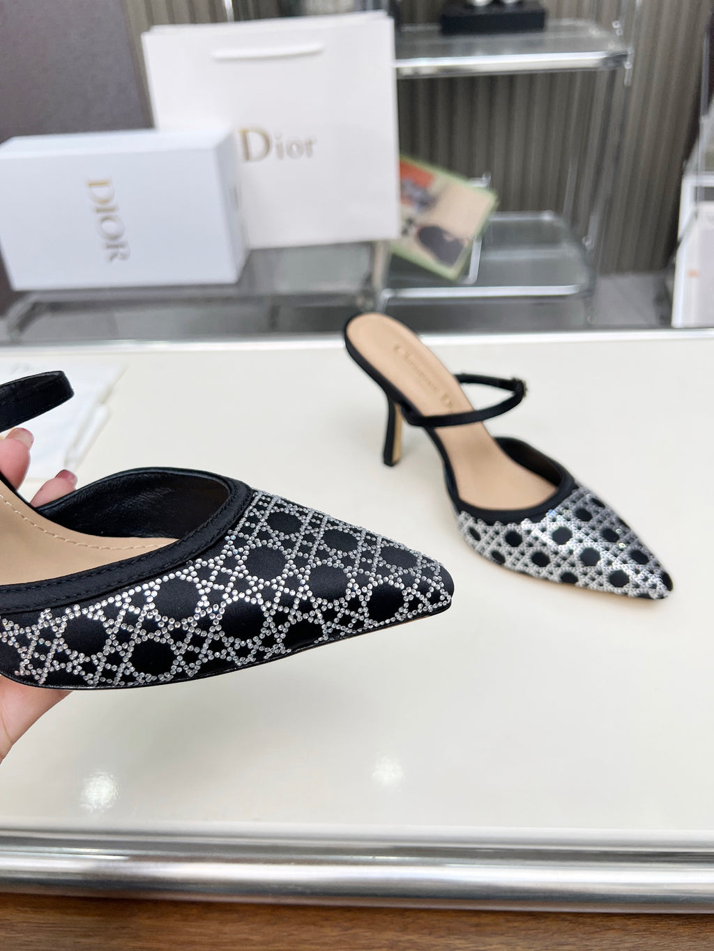 295QD117Z Popular high-quality leather  High heels