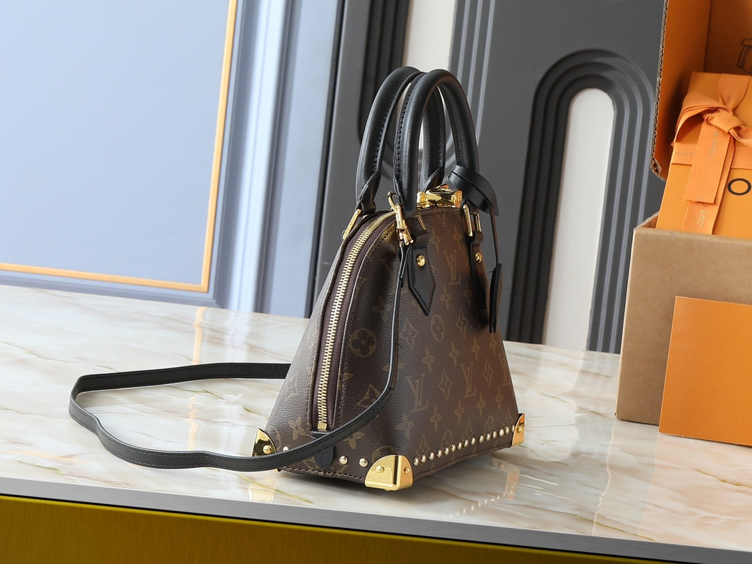 146PE84B Popular leather bag