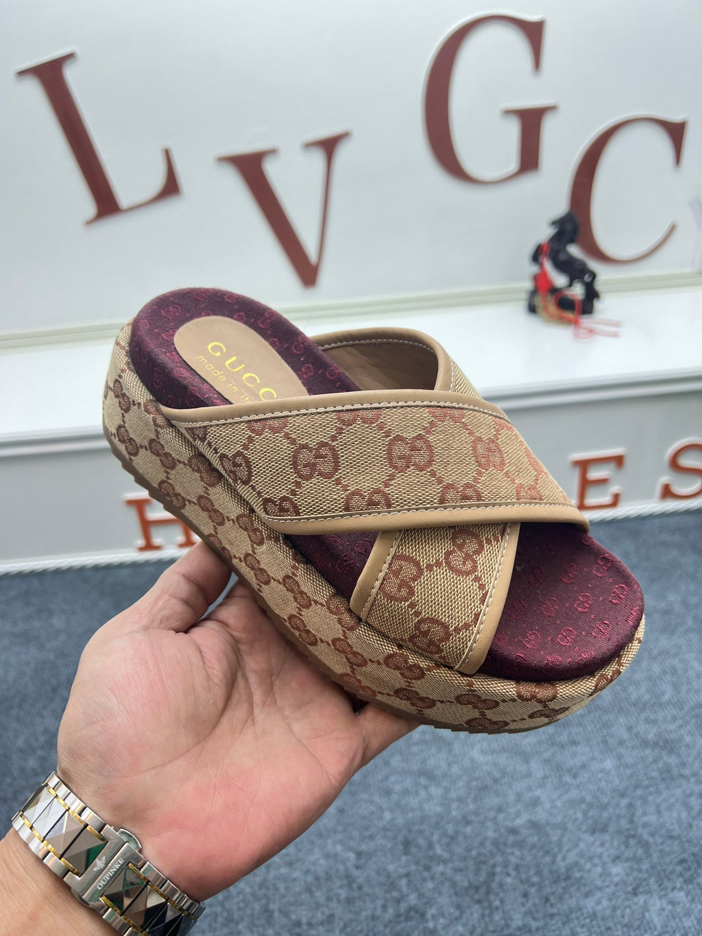 5YB69Z Popular Slippers