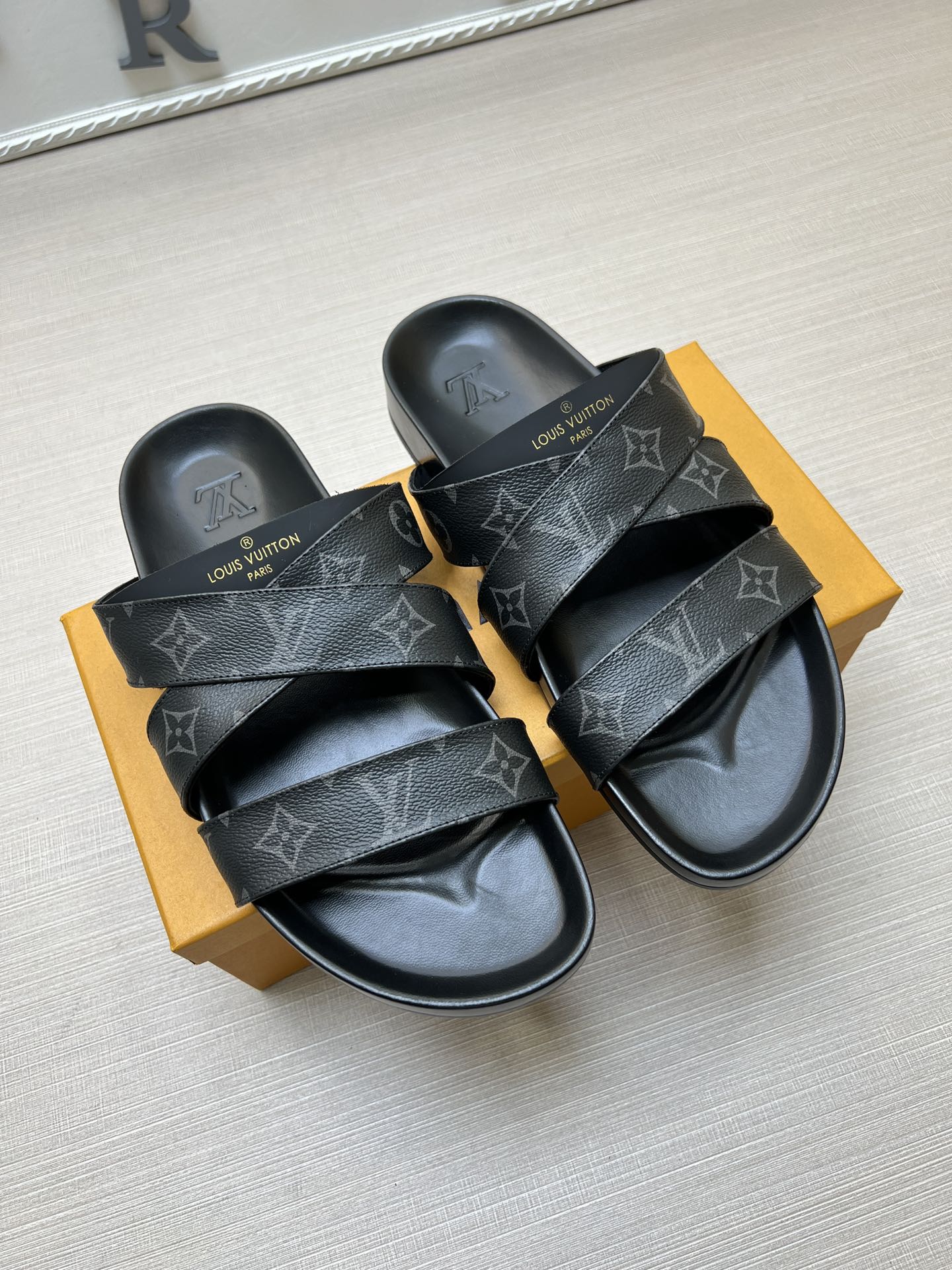 54E89Z Popular slippers